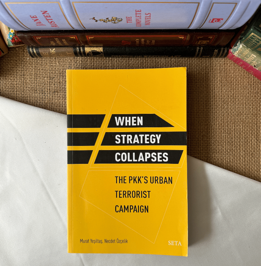 When Strategy Collapses - Murat Yeşiltaş, Necdet Özçelik