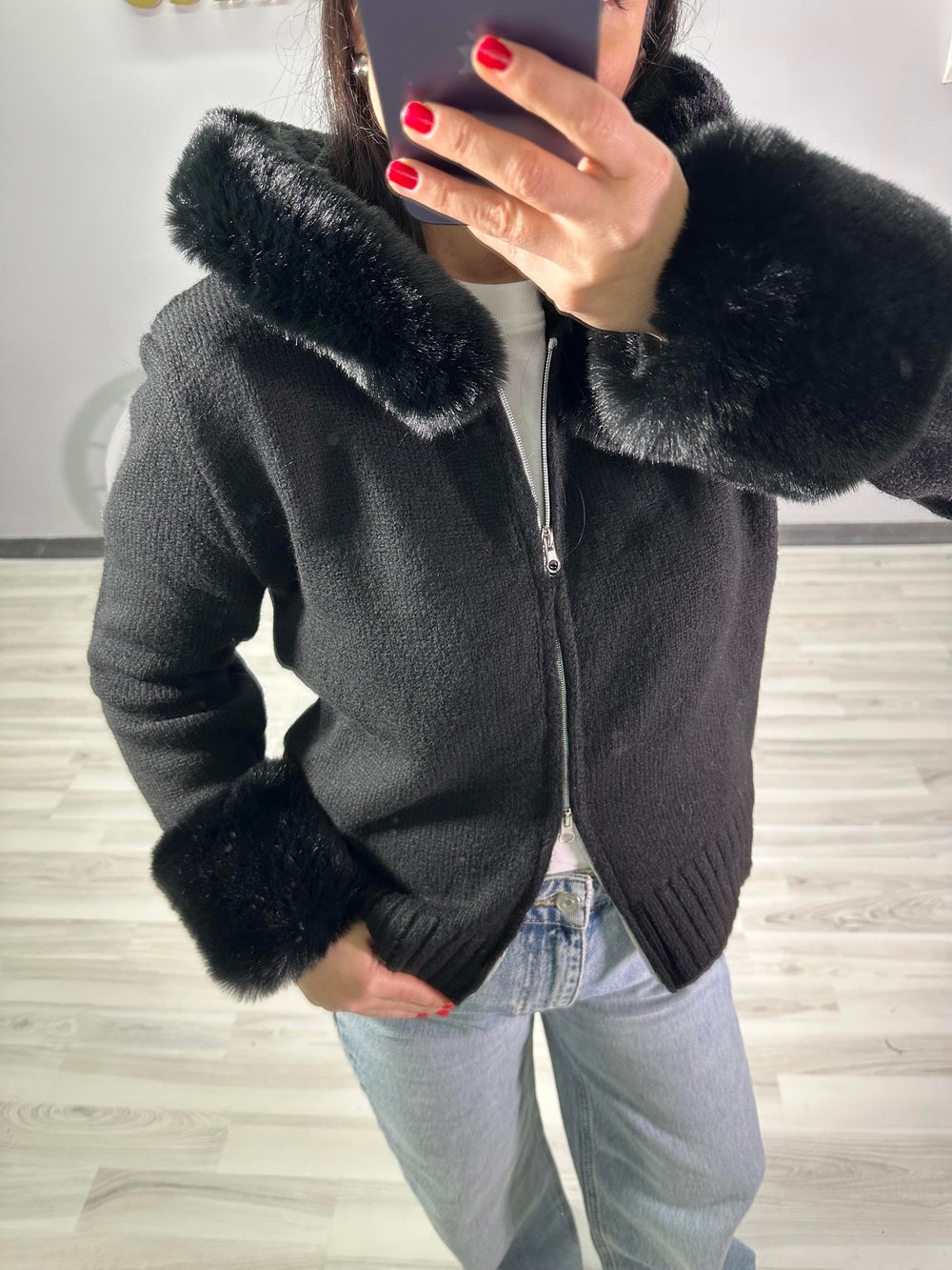 PELUŞ DETAYLI TRİKO HIRKA