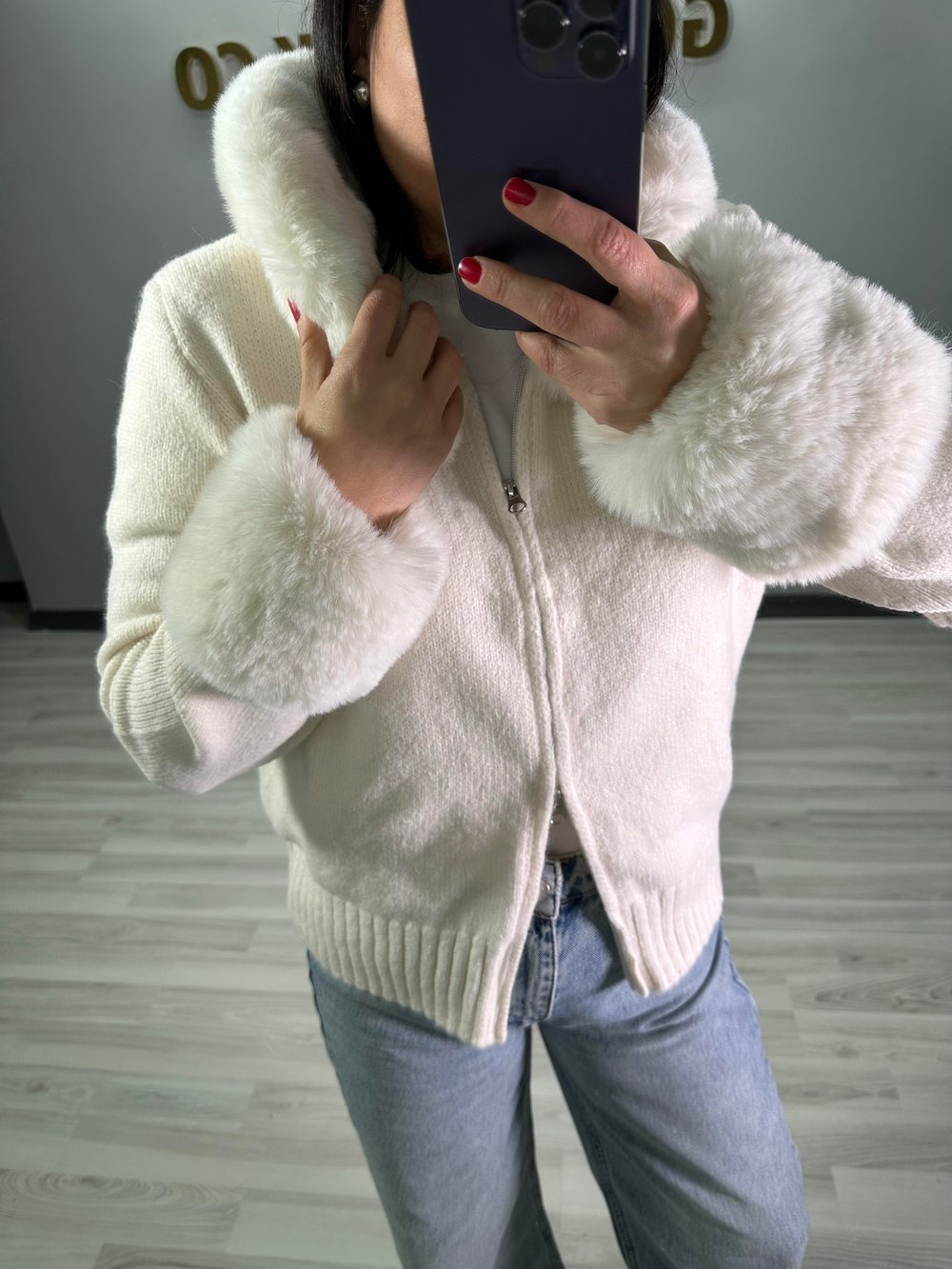 PELUŞ DETAYLI TRİKO HIRKA