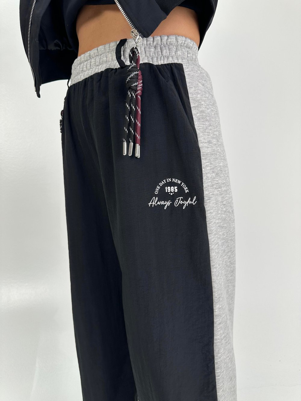 SİYAH GRİ GARNİLİ CHARM DETAYLI PANTOLON