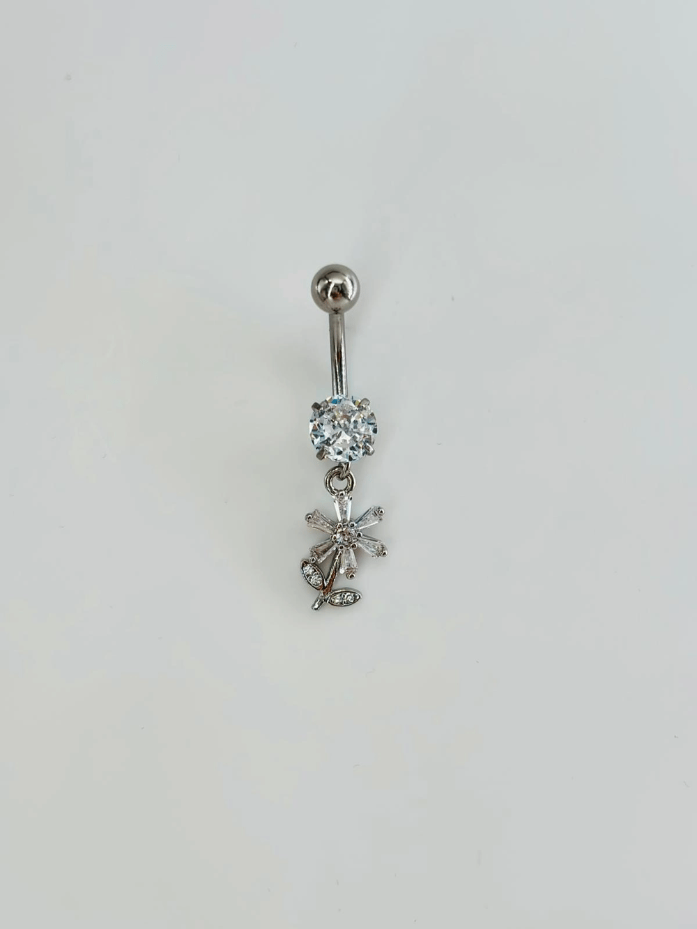 Çiçek Detaylı Göbek Piercing