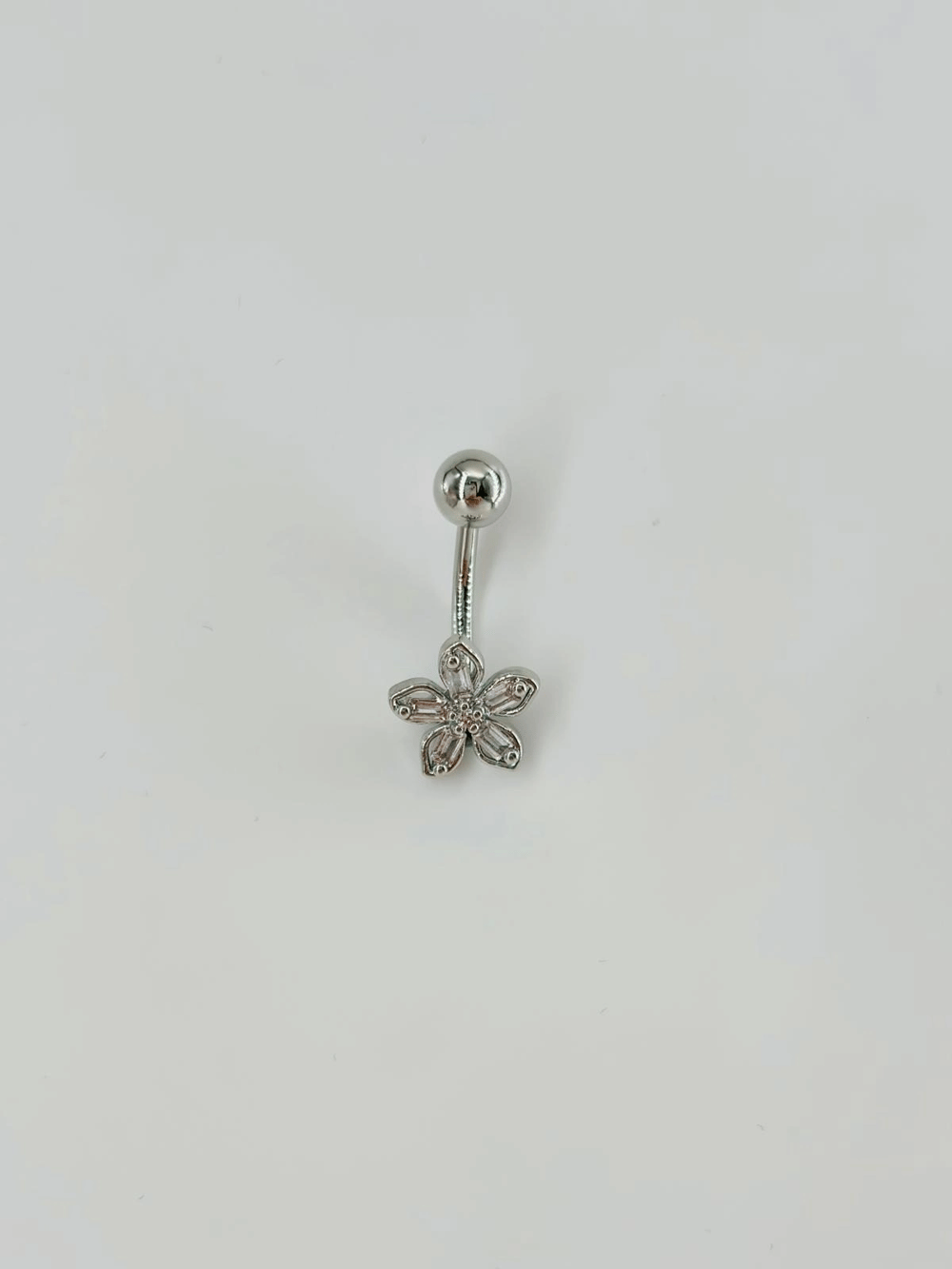 Çiçek Detaylı Göbek Piercing