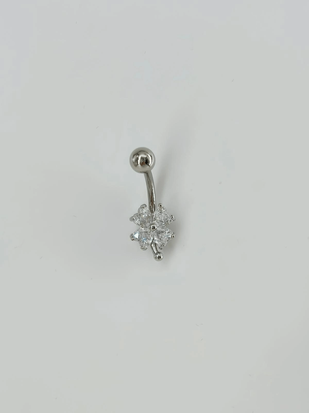 Çiçek Detaylı Göbek Piercing