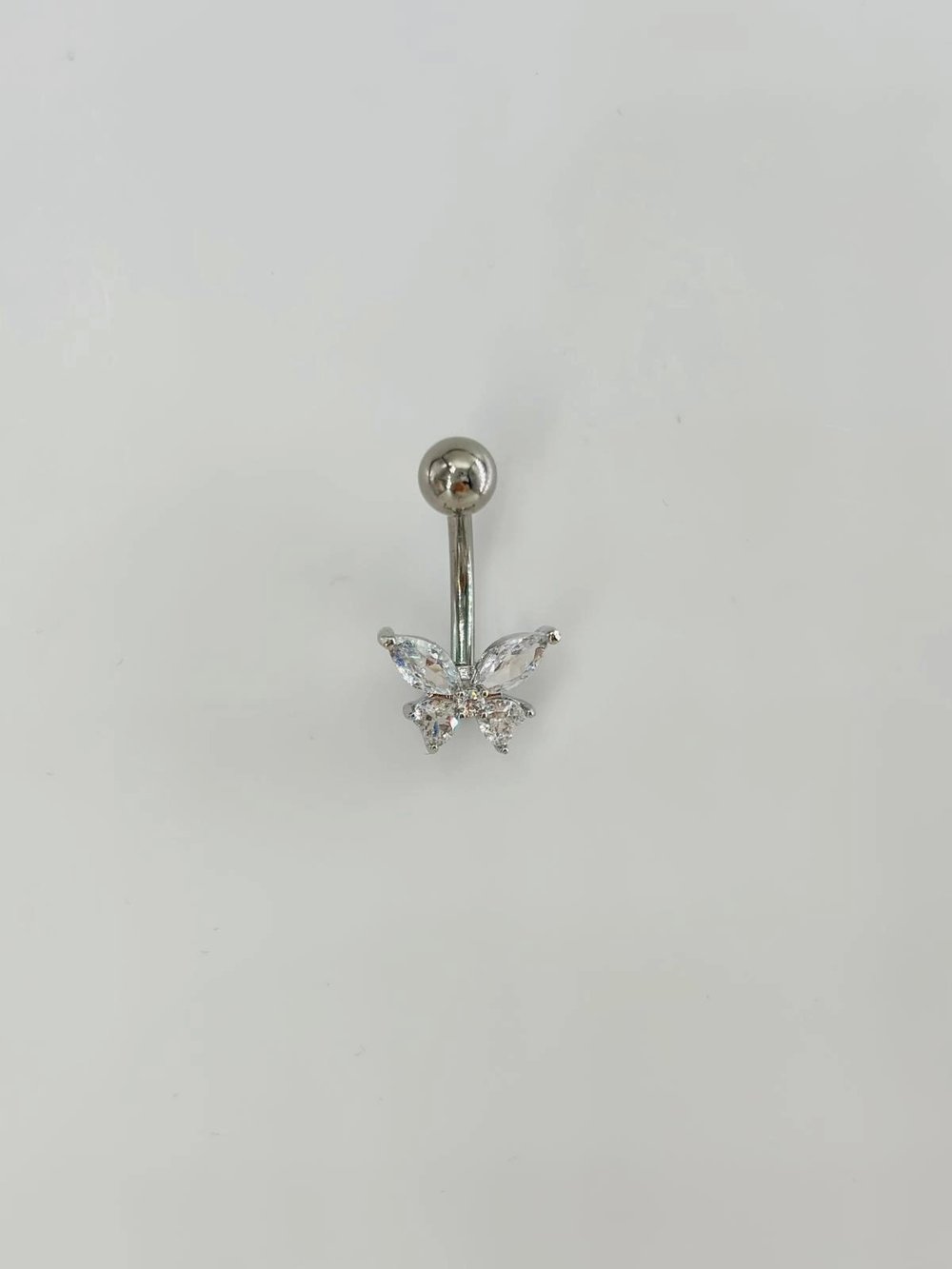 Kelebek Detaylı Göbek Piercing