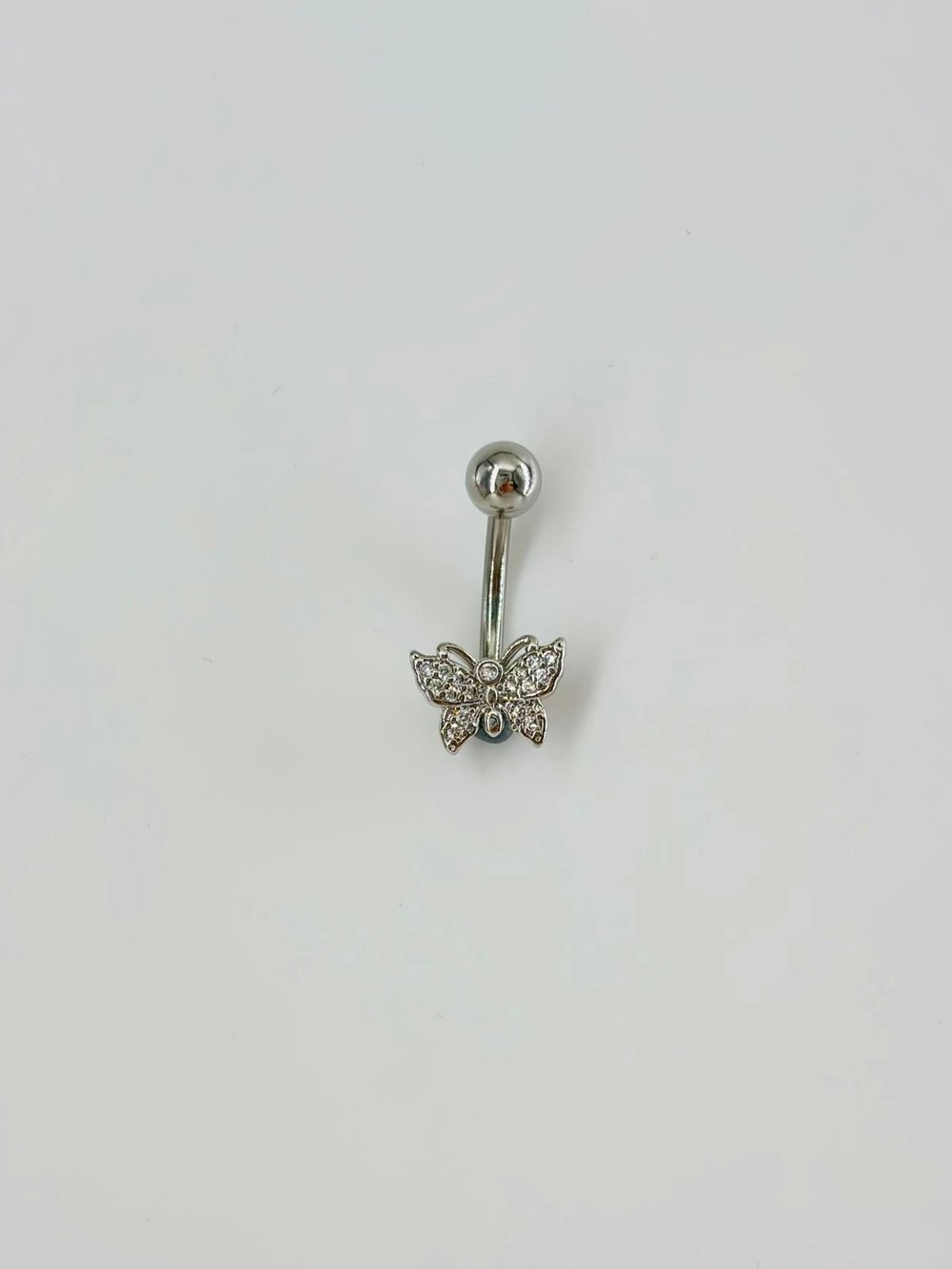 Kelebek Detaylı Göbek Piercing