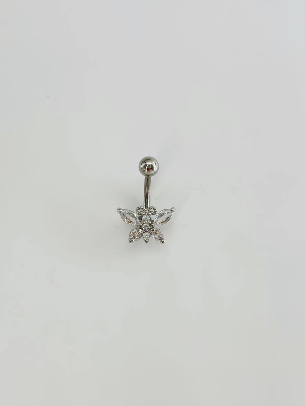 Kelebek Detaylı Göbek Piercing