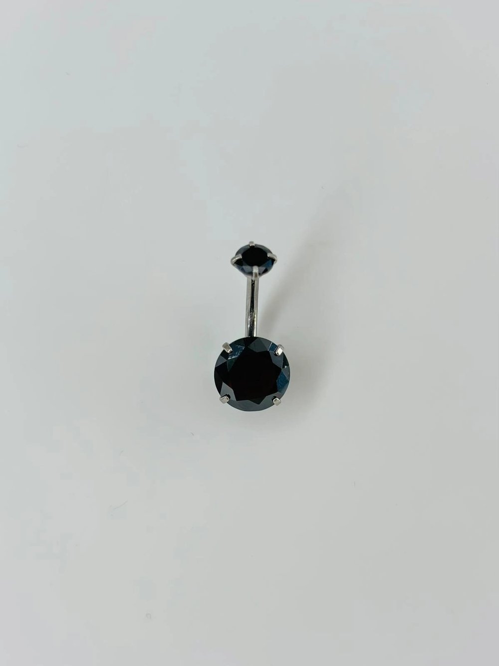 Siyah Taşlı Göbek Piercing