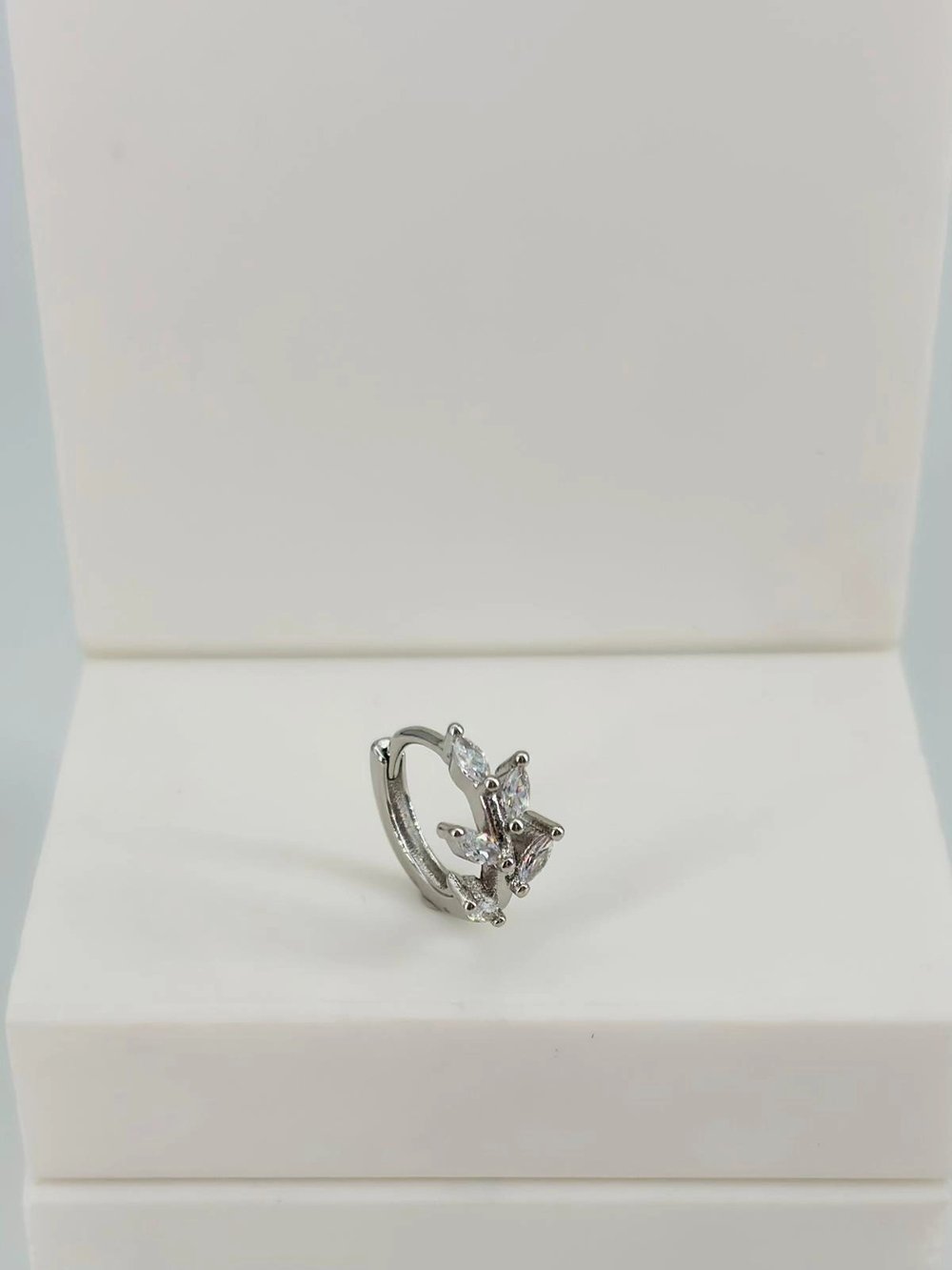Tragus Kıkırdak Küpesi