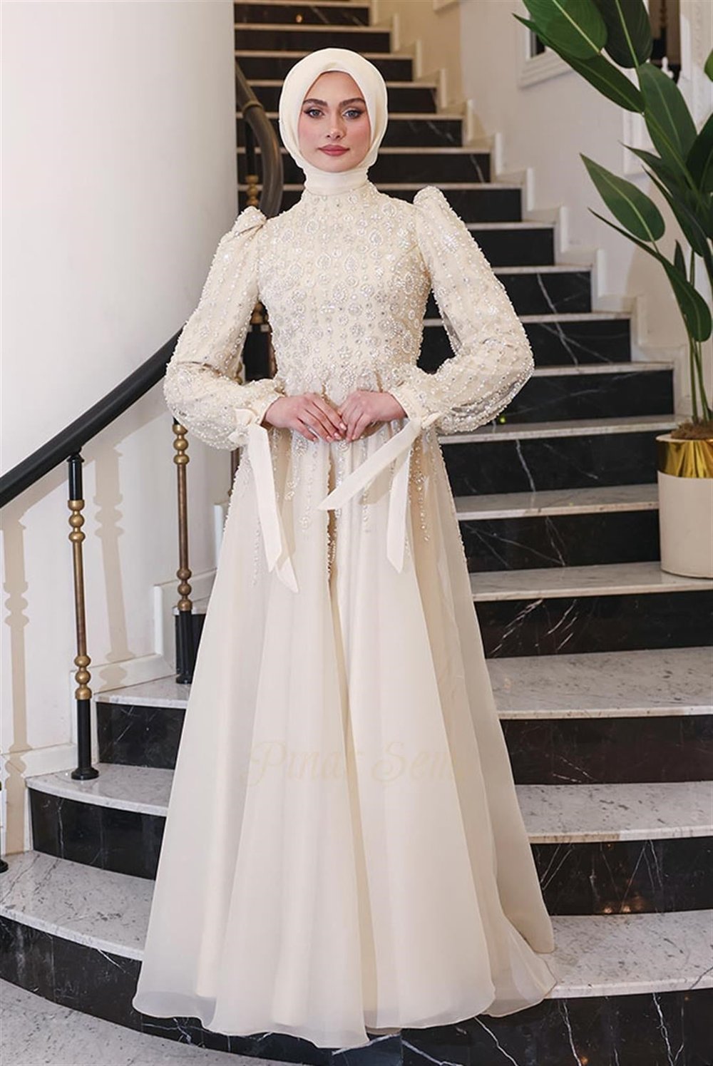Pınar Şems Reyhan Abiye Gold