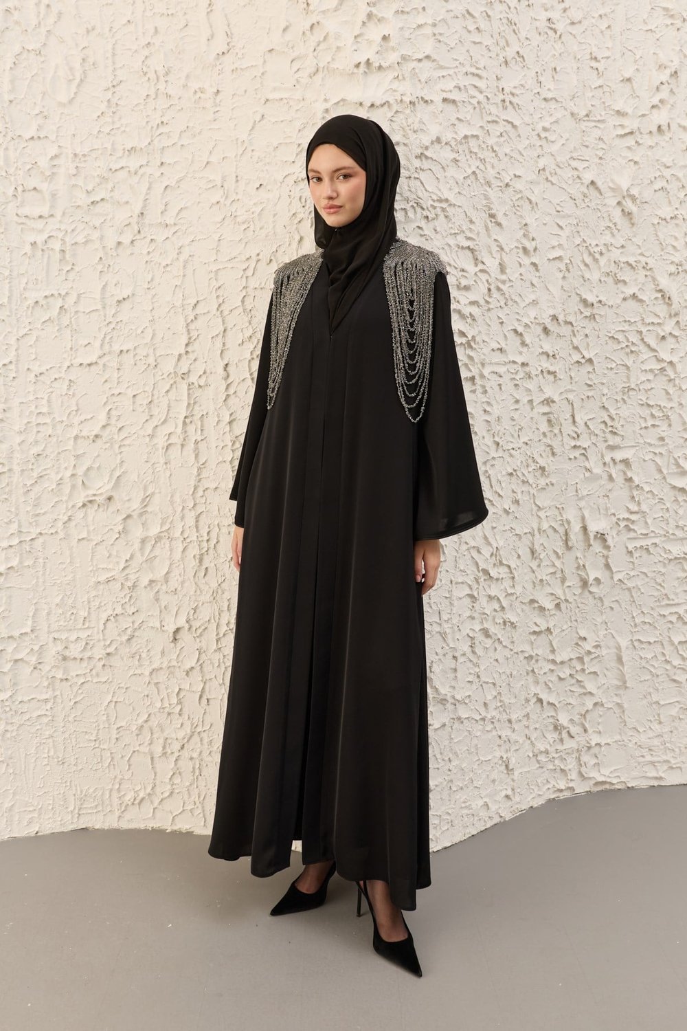 Feriha Aplike İşlemeli Siyah Abaya