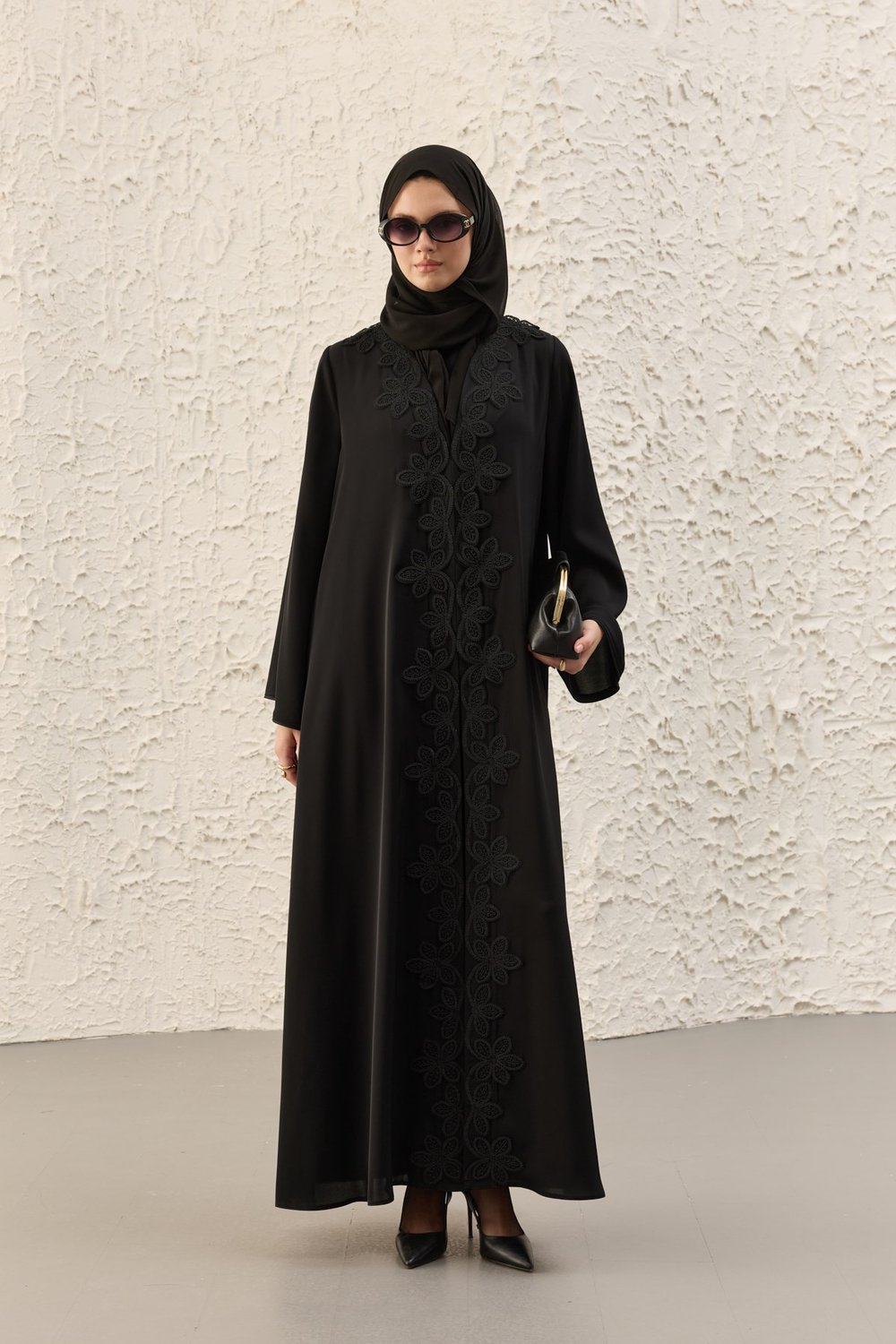 Güpür Detaylı Siyah Abaya