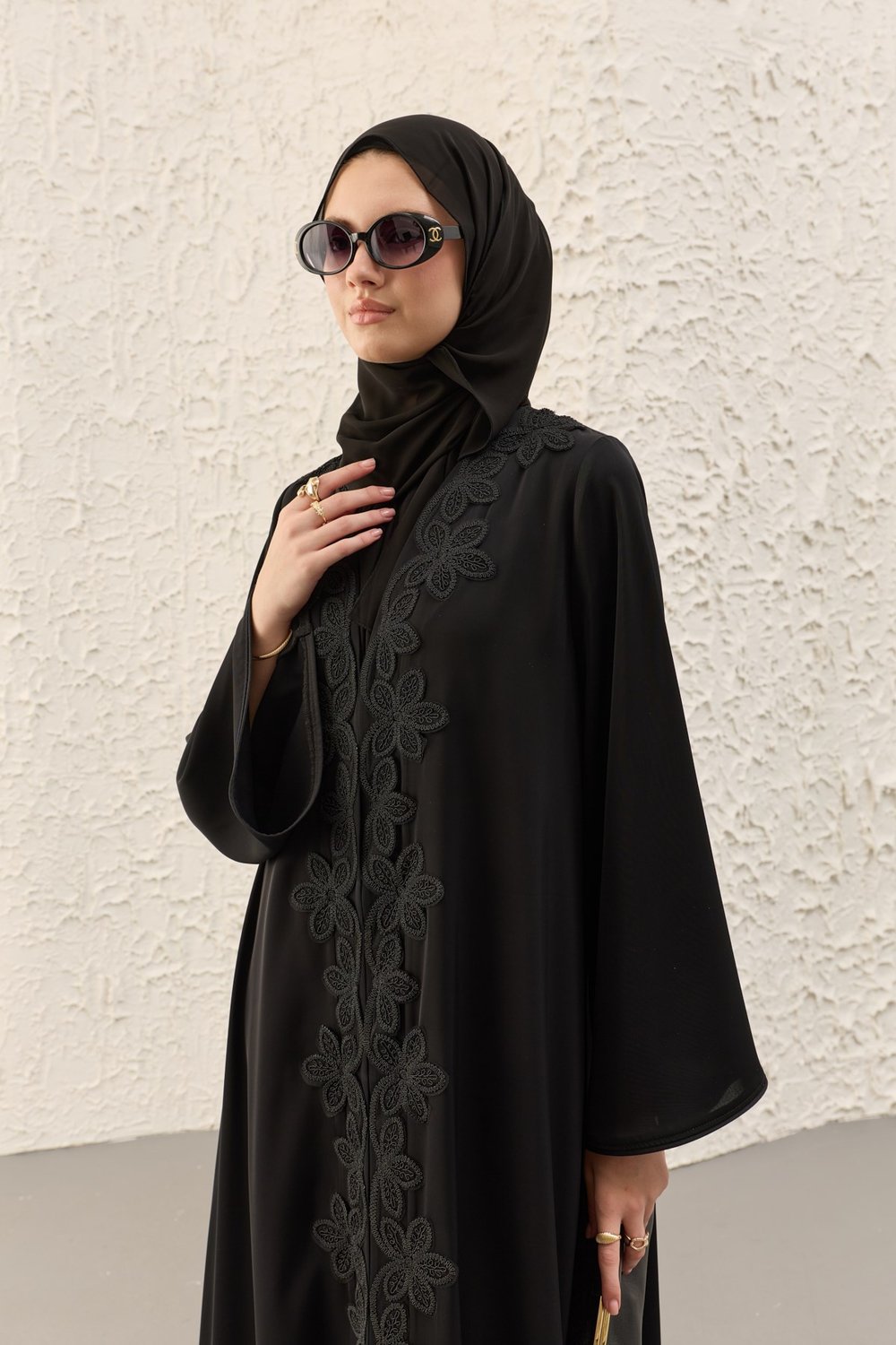 Güpür Detaylı Siyah Abaya