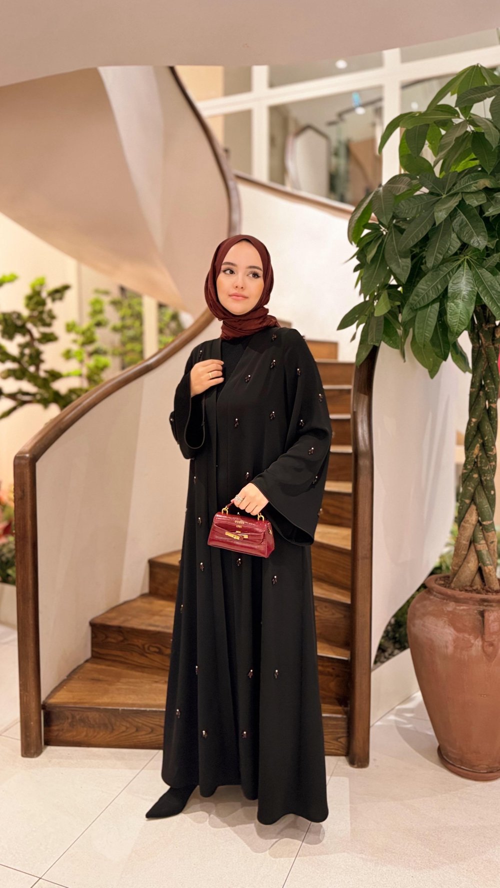 Bordo Lal Abaya