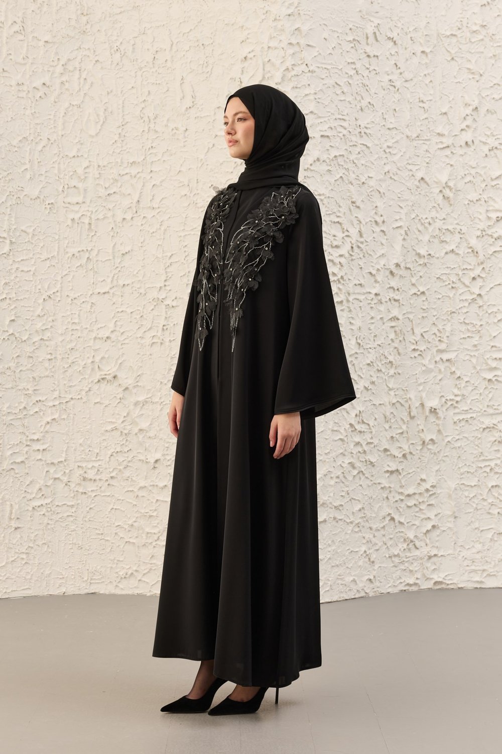 Melek Aplike İşlemeli Siyah Abaya