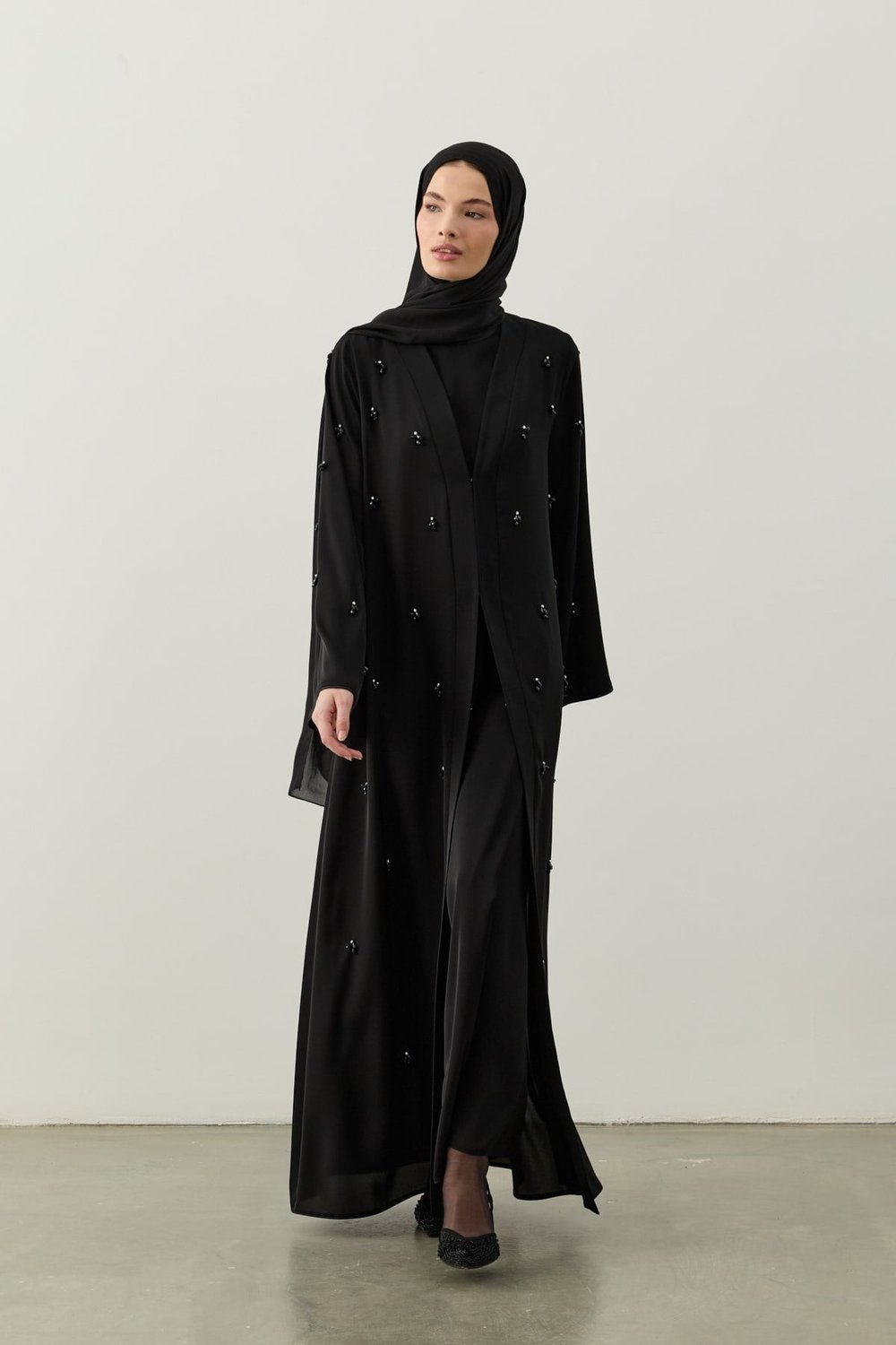 Siyah Lal Abaya