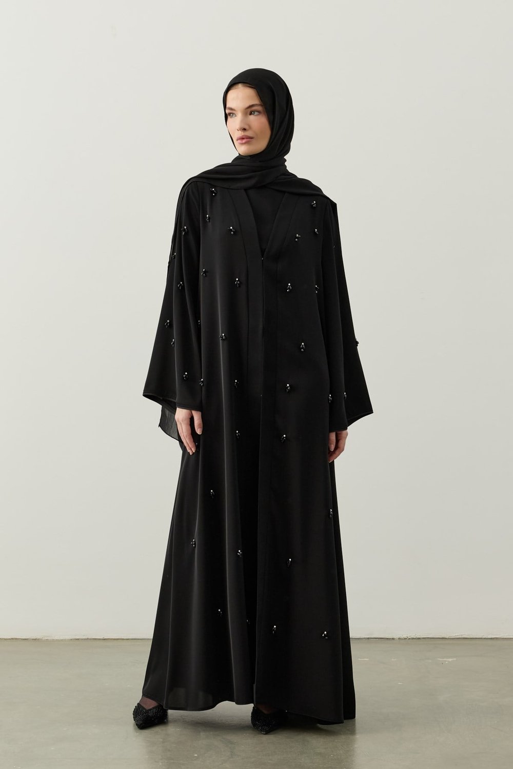 Siyah Lal Abaya