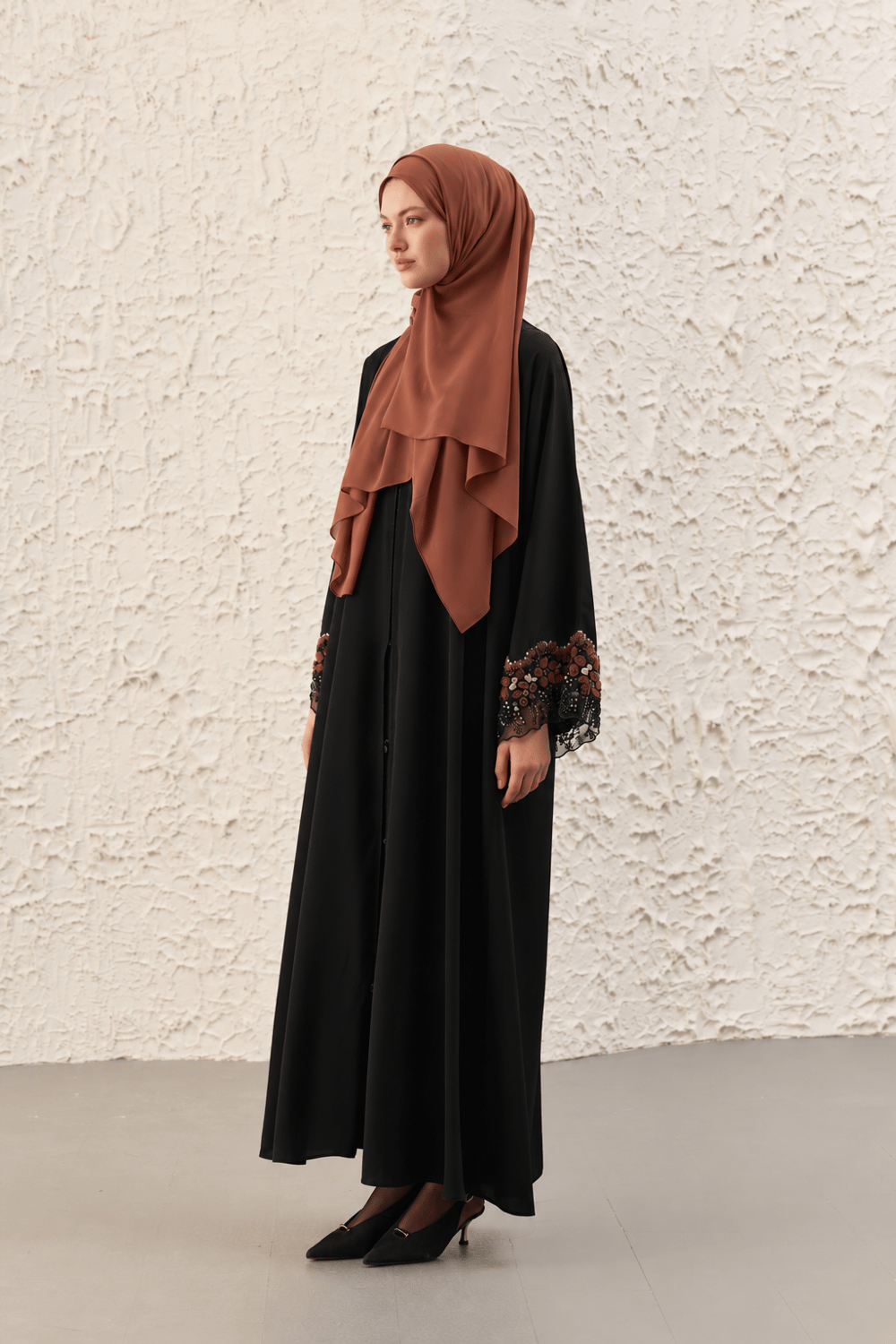 Taba Tül İşlemeli Siyah Abaya