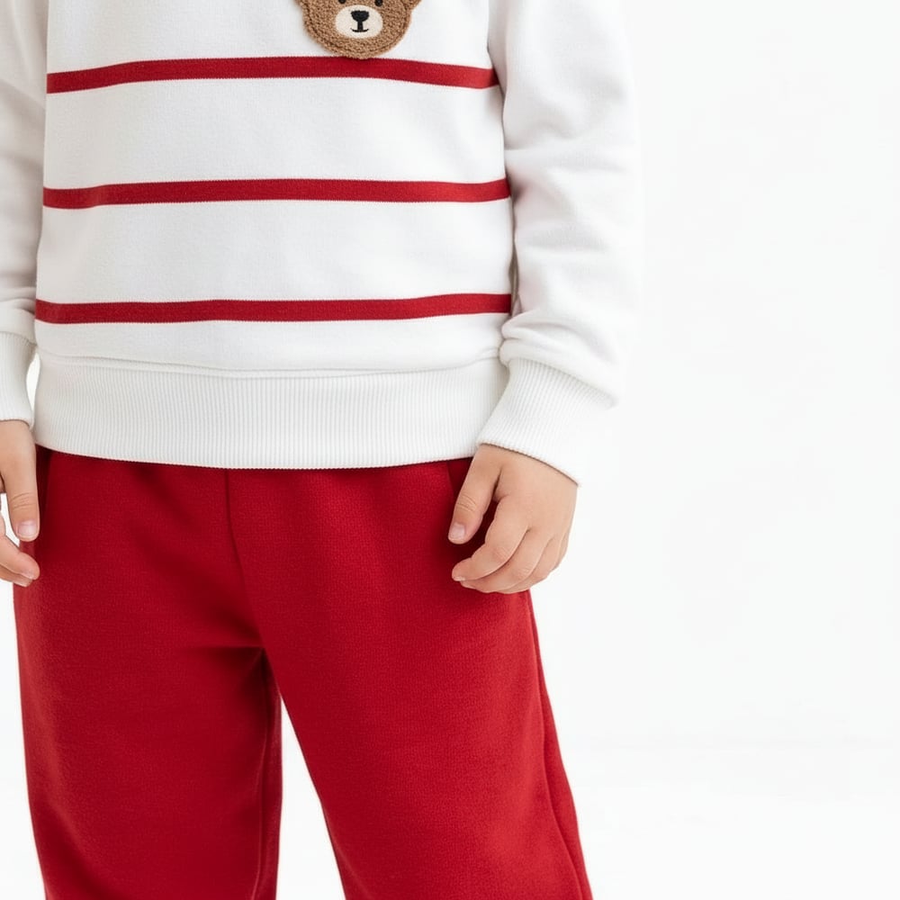 Çizgili Sweatshirt ve Kırmızı Eşofman Takımı