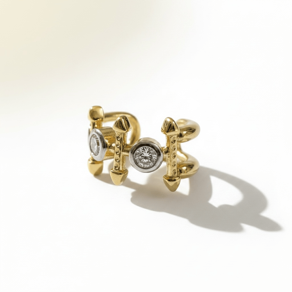 Earcuff Sıkıştırmalı Çelik Kıkırdak Küpe 3 Tek Taşlı Ok Figürlü Altın Renk         