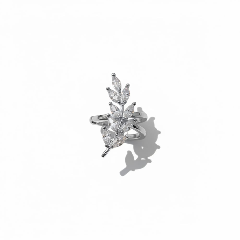 Earcuff Sıkıştırmalı Pirinç Kıkırdak Küpe Yaprak Detaylı Baget Taşlı  Gümüş Renk         