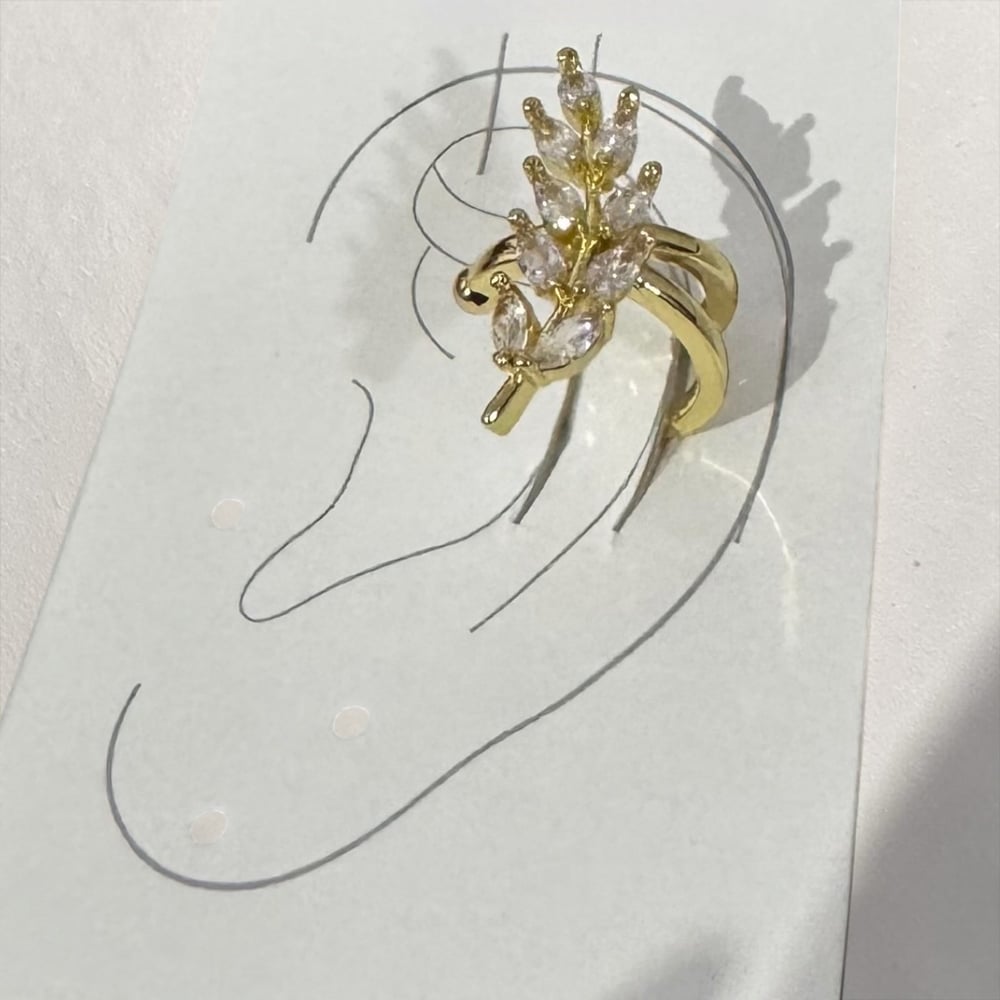 Earcuff Sıkıştırmalı Pirinç Kıkırdak Küpe Yaprak Detaylı Baget Taşlı Altın Renk         
