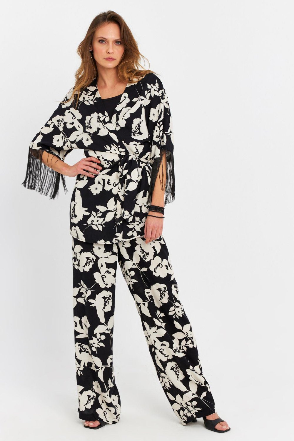 Kadın Siyah-Ekru Desenli Kimono Takım MELT1031