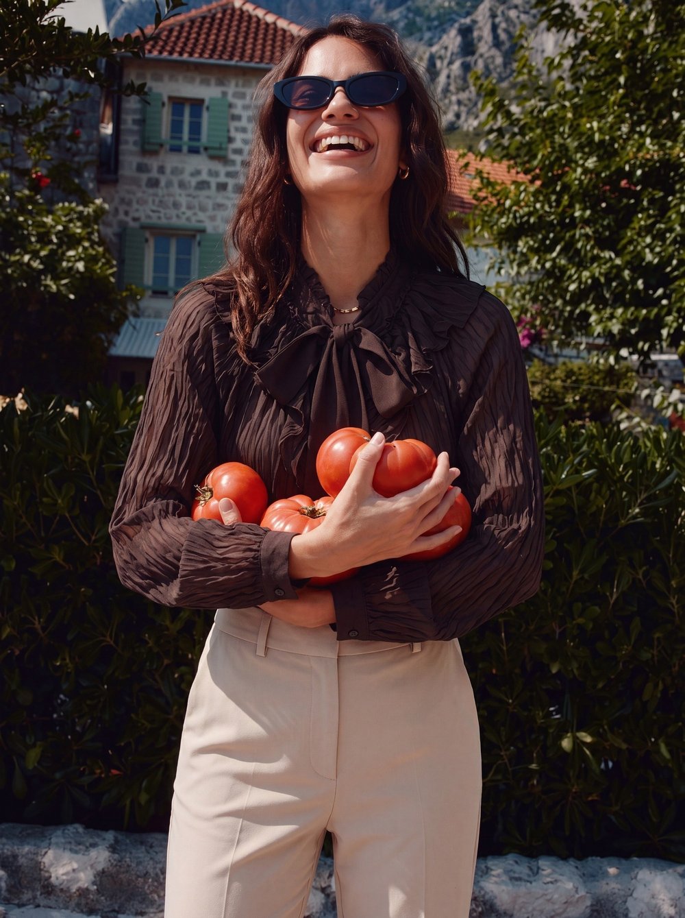 Acı Kahve Bağlamalı Volanlı Gömlek