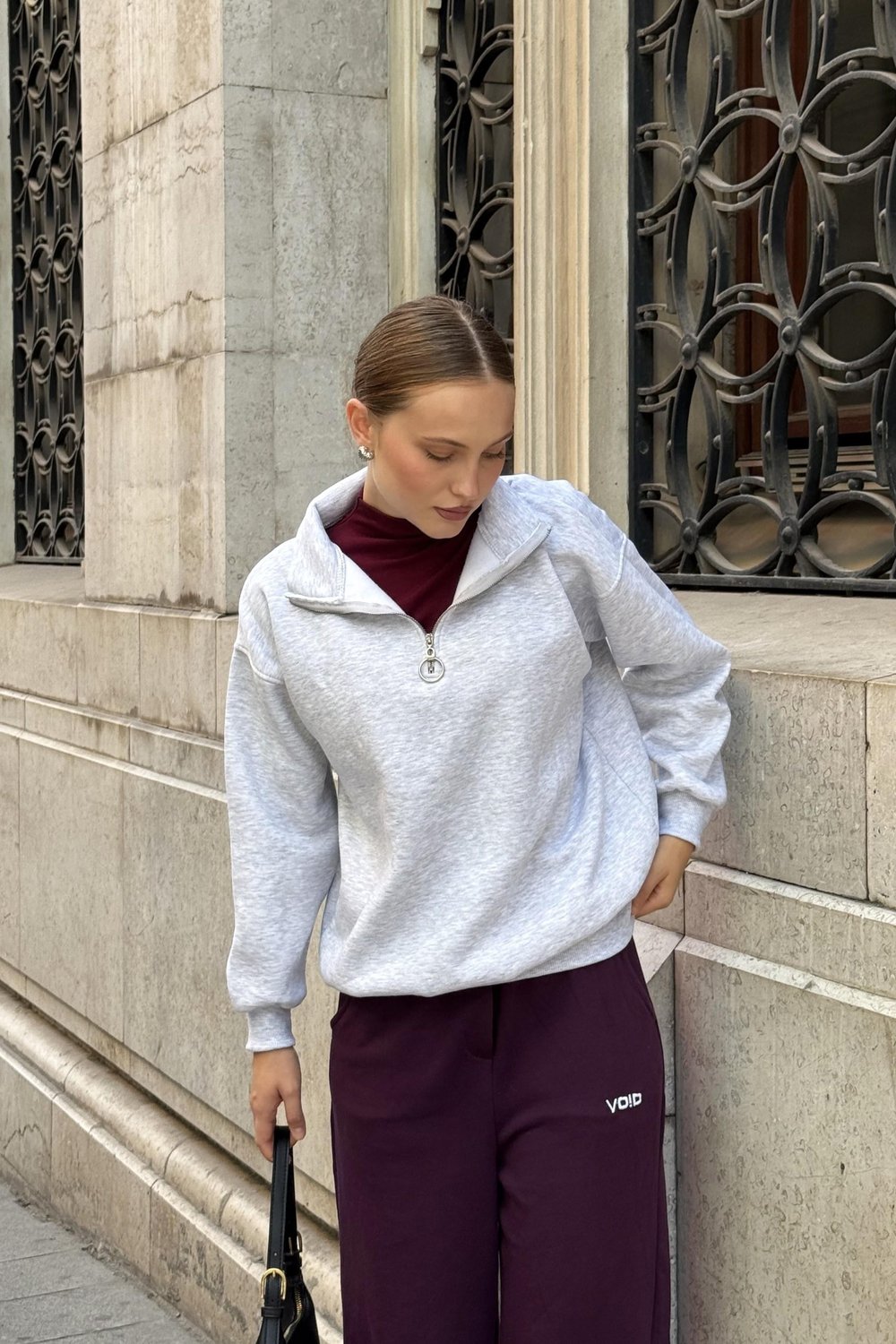 Gri Yaka Fermuarlı Sweatshirt