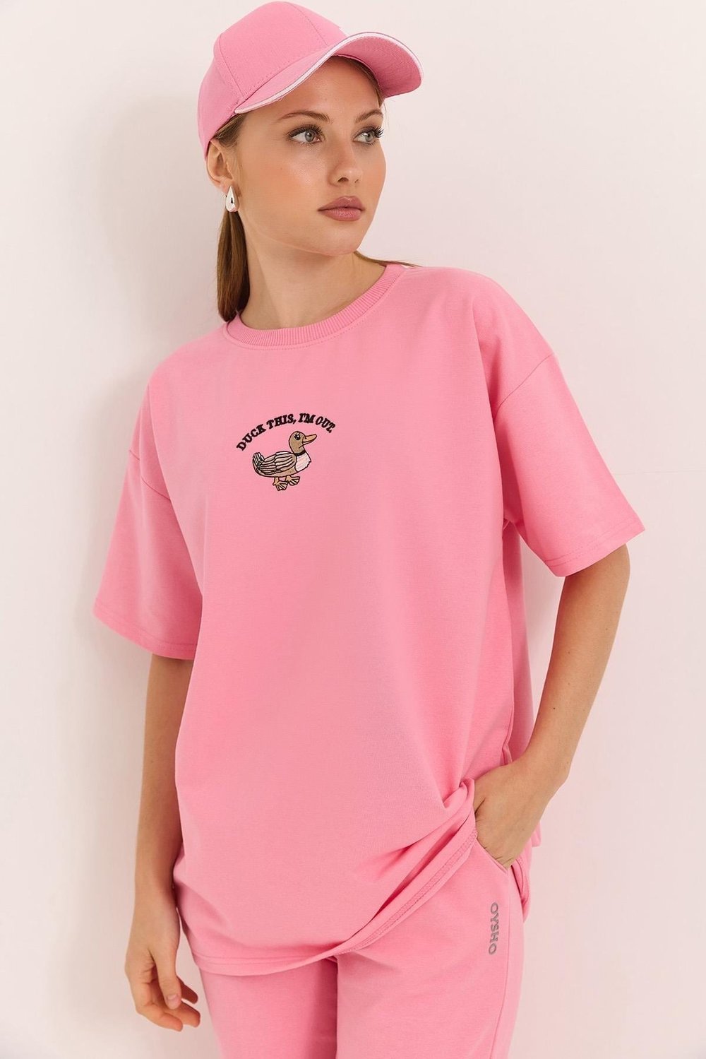 Pembe Ördek Nakışlı Oversize Tişört