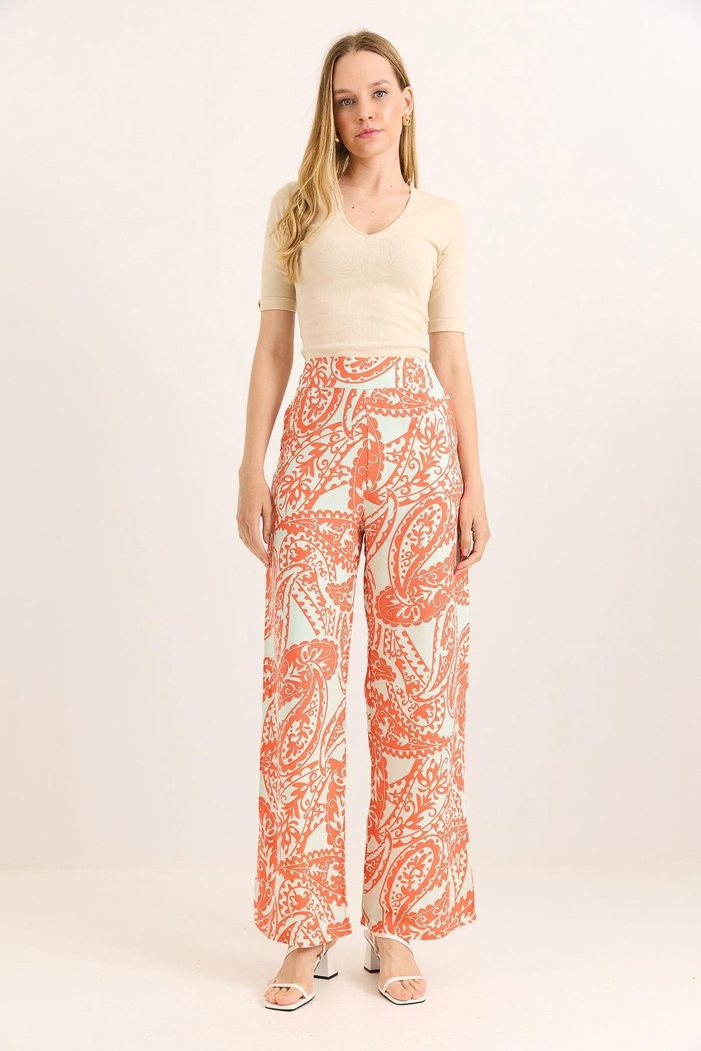Turuncu Desenli Bol Paça Pantolon