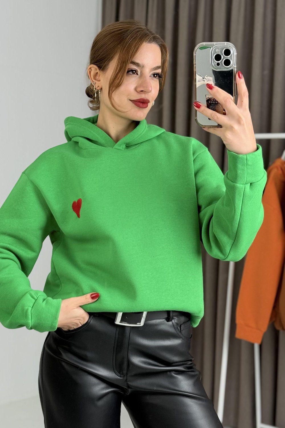 Yeşil Kalp Nakışlı Sweatshirt