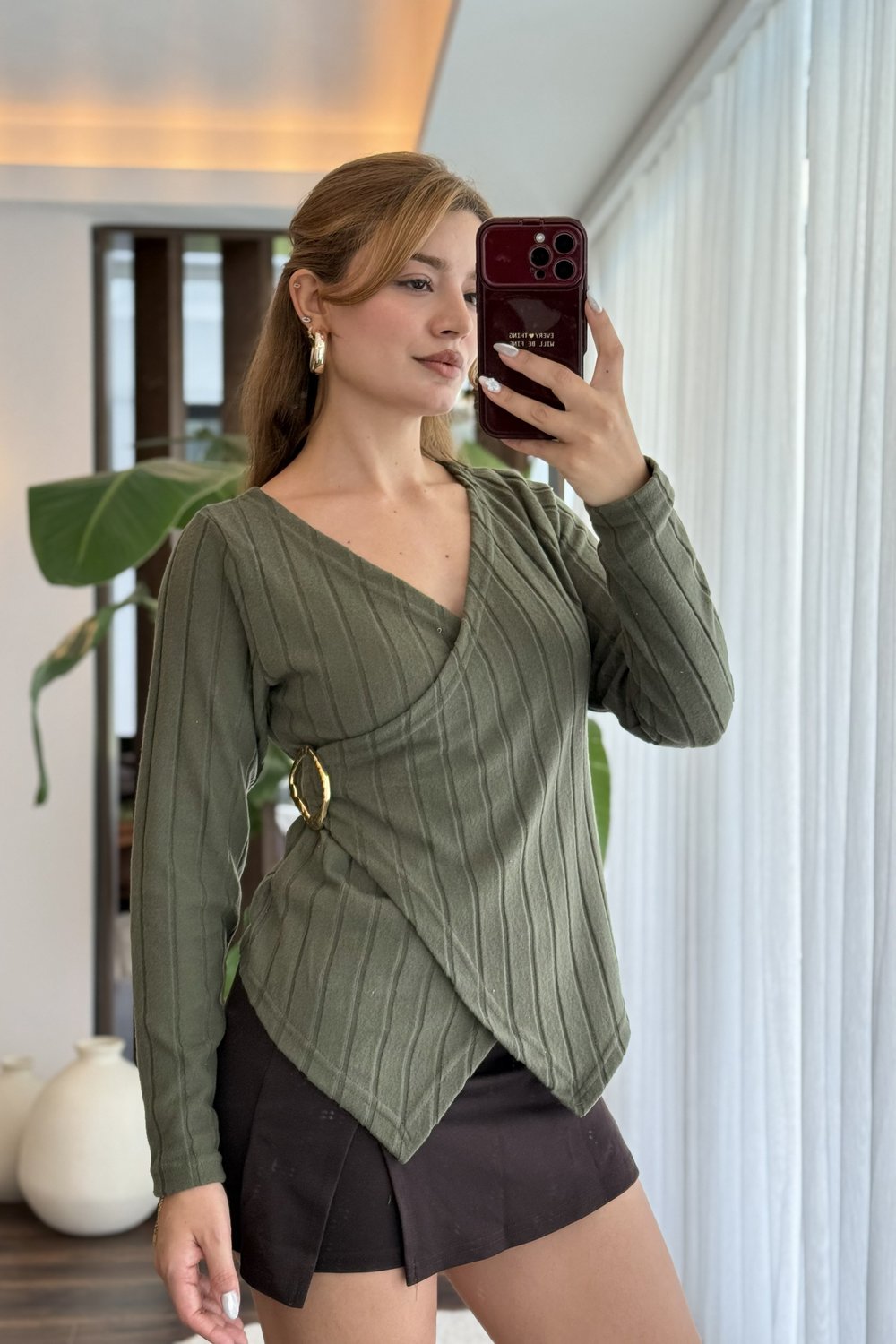 Yeşil Toka Detaylı Asimetrik Bluz