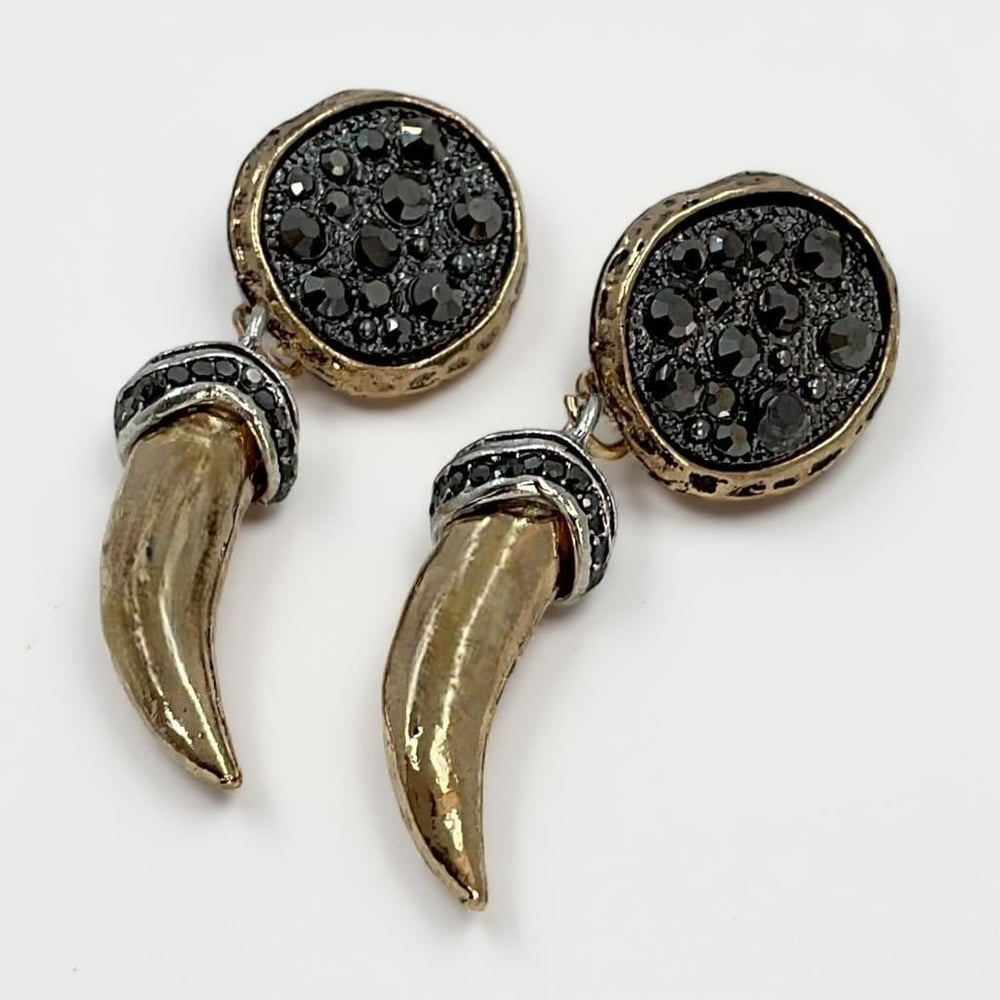 Marka Model Gold  Fil Dişi Zirkon Taşlı Küpe