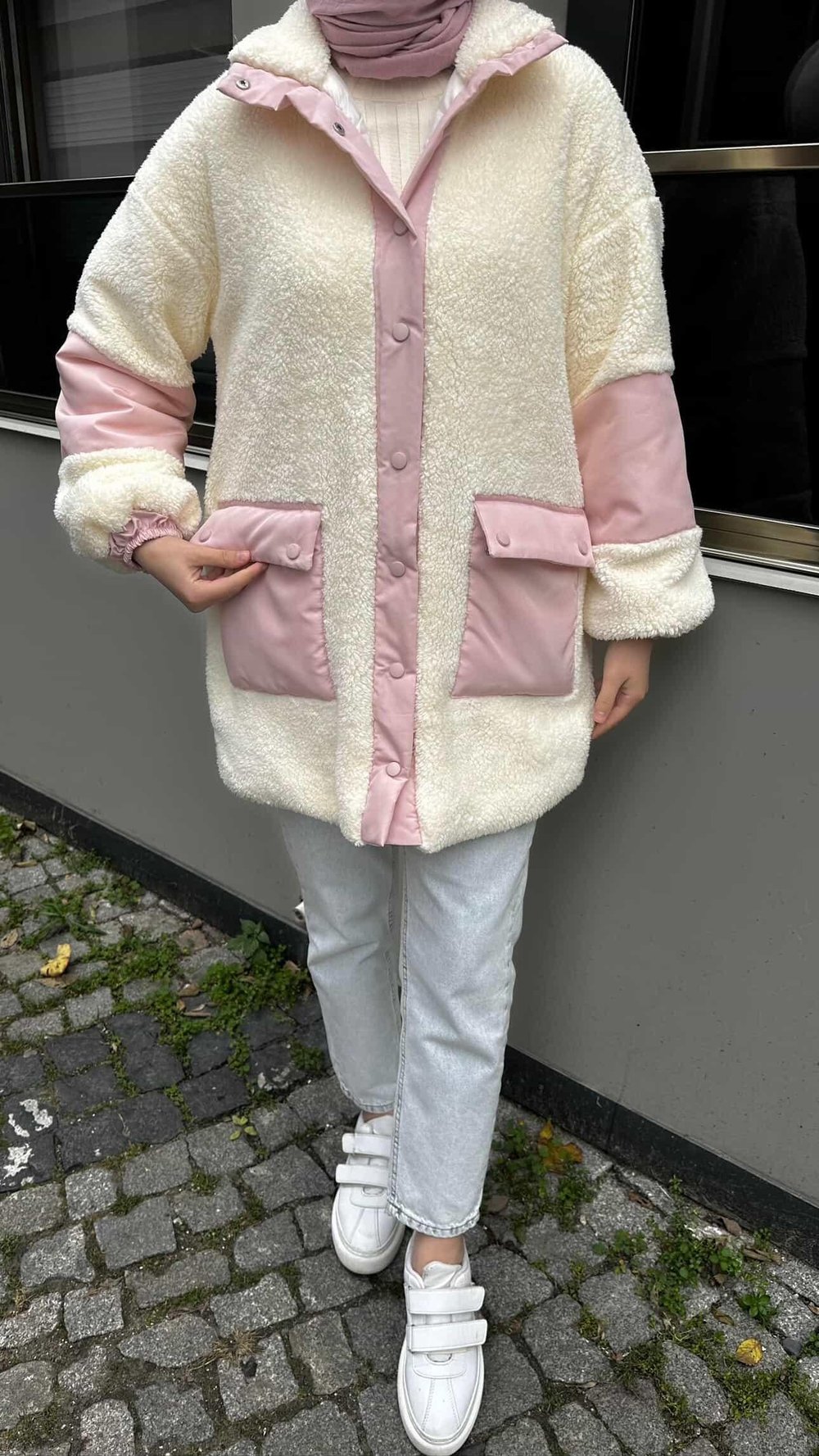PELUŞ MONT 