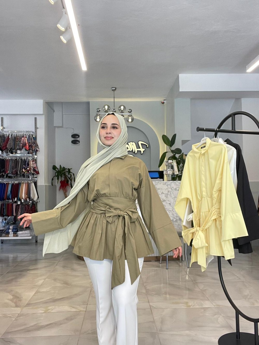 SAĞA BELDEN BAĞLAMALI GÖMLEK  5502