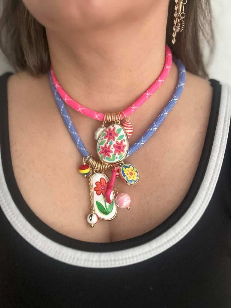Marka Model Pembe Ve Mavi Renk Kalın İp Ucu Çiçek Ve Balık Figürlü Şık Tasarım 2'li kolye