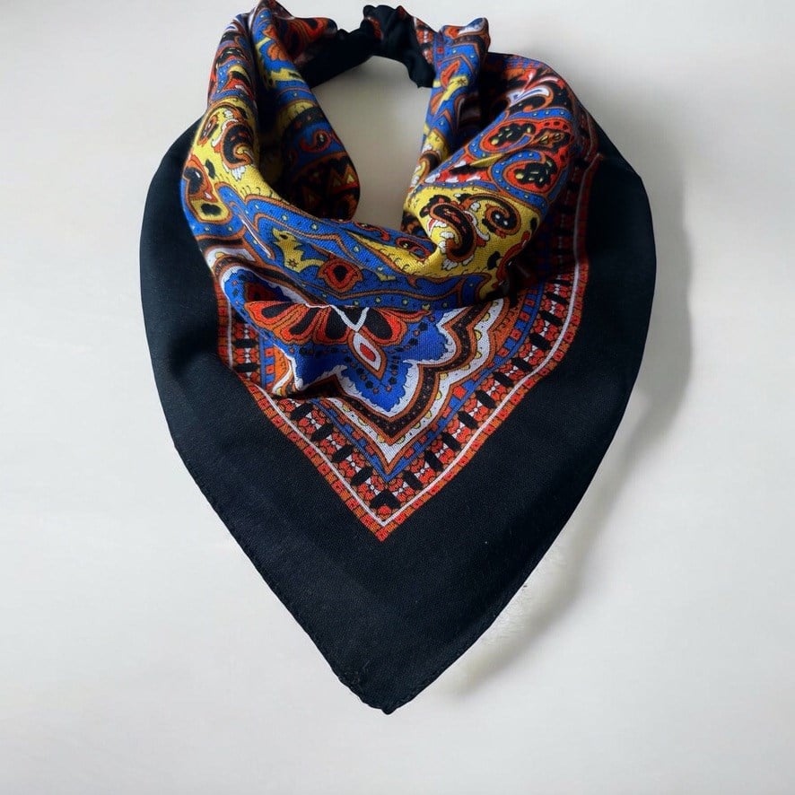 Siyah Renk içi renkli etnik  desenli%100 koton Bandana