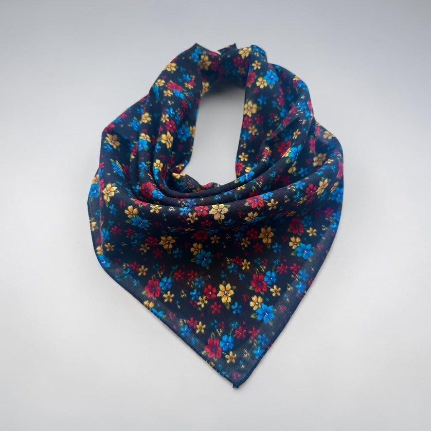 Siyah Renk Küçük Çiçekli %100 Koton Bandana