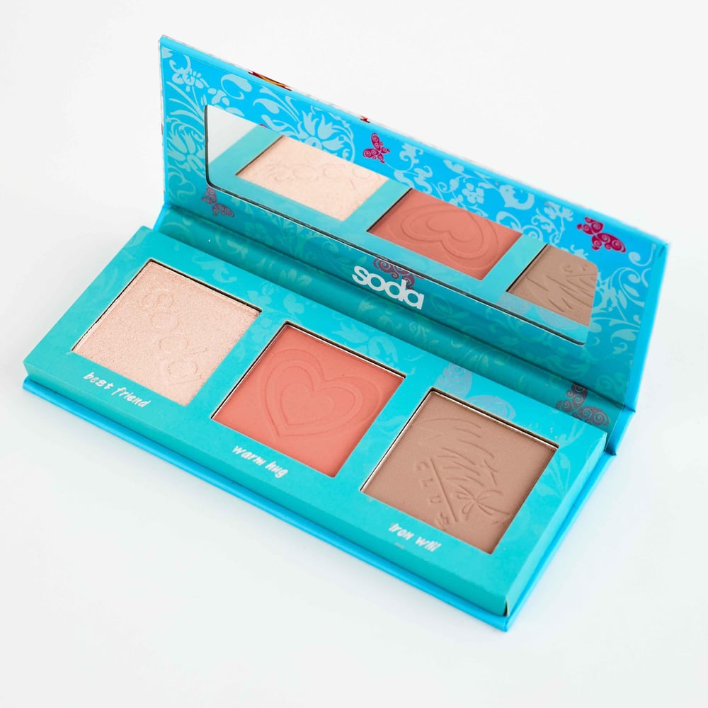 HEART OF GOLD FACE PALETTE  magicalpower