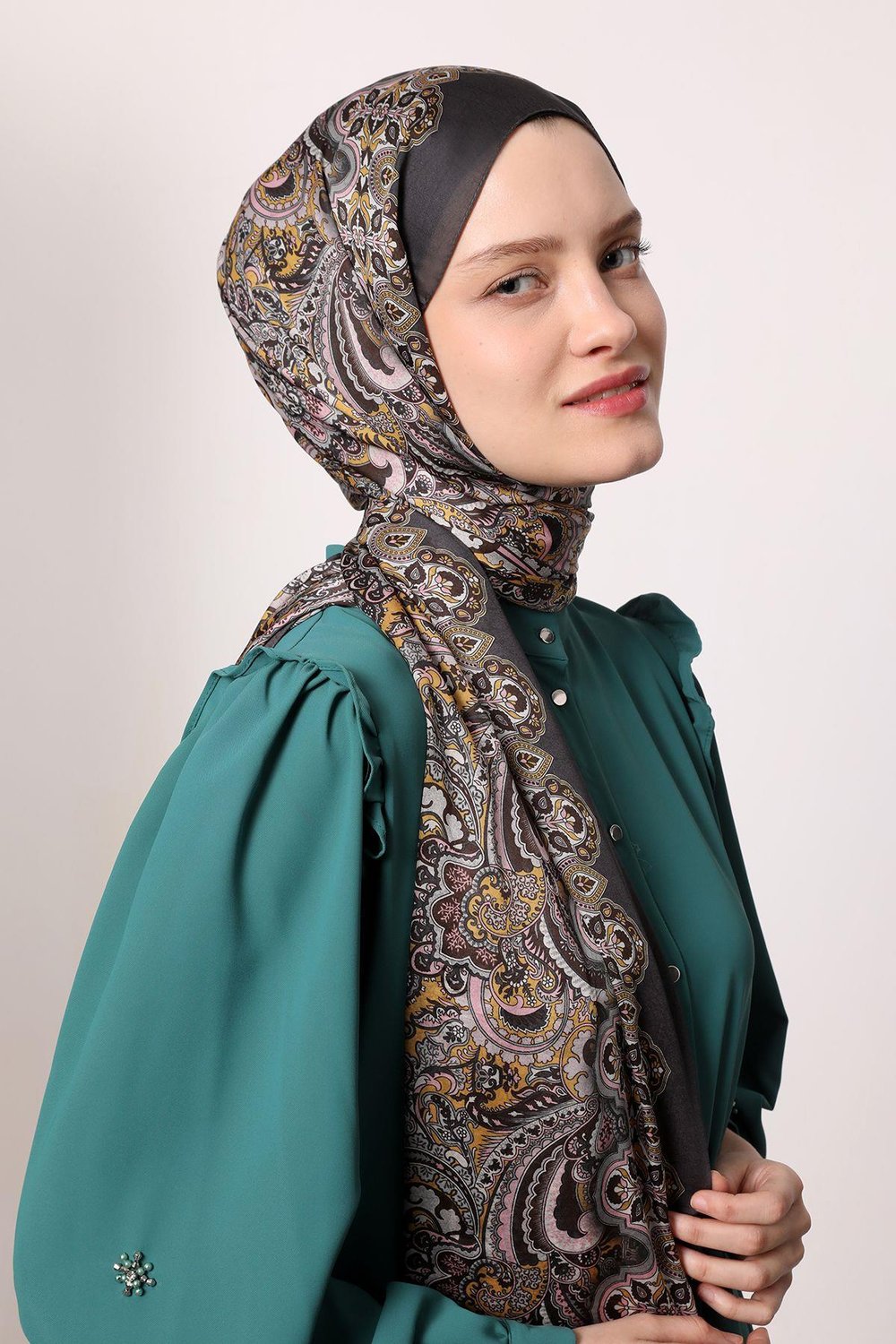 Hint İpeği Şal Siyah