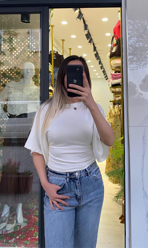 Beyaz Belden Oturtmalı Yarasa Kol Bluz