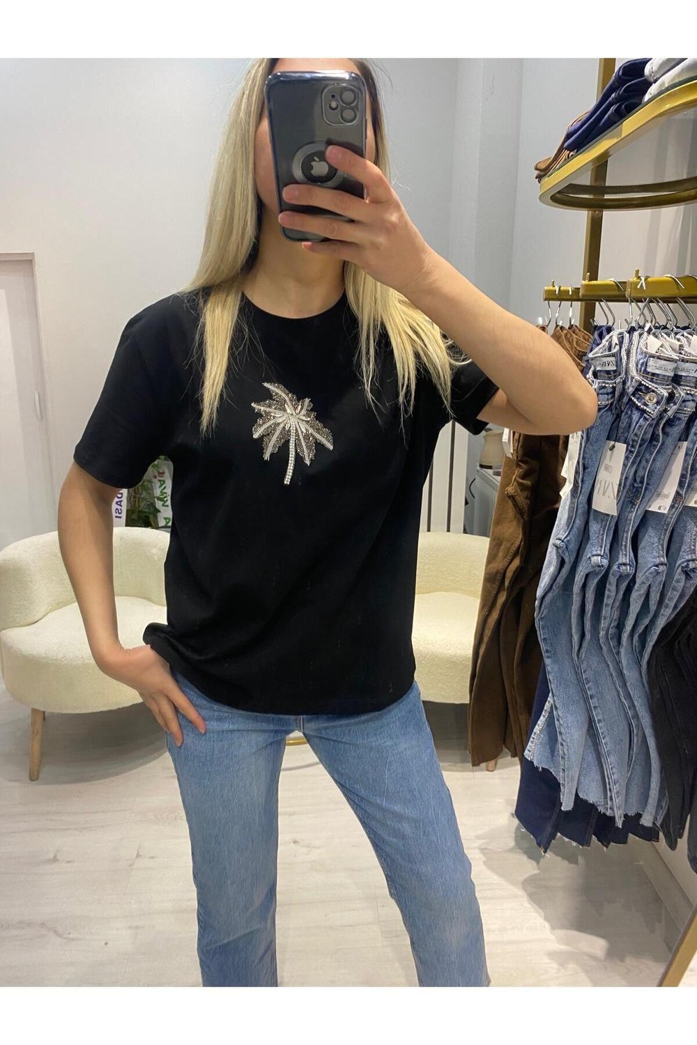Siyah Payetli Palmiye Desenli Kadın T-shirt