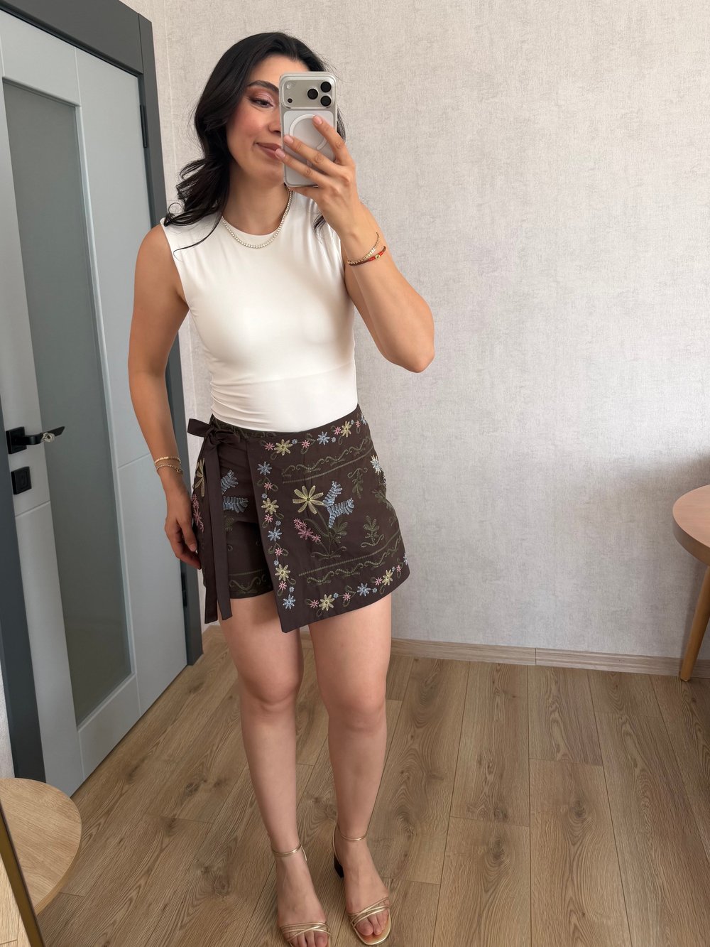 İşleme detaylı şort etek
