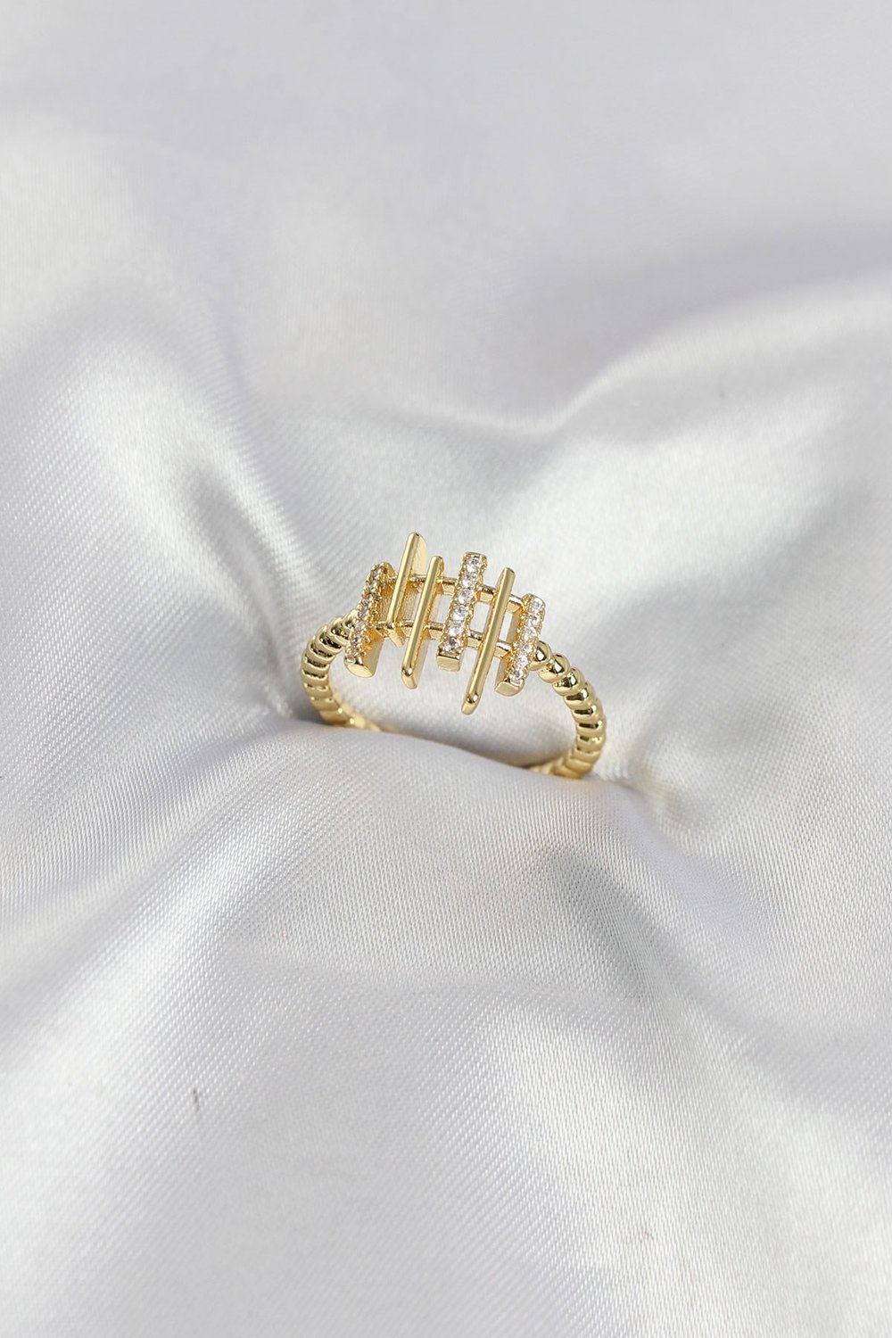 Gold Renk Zirkon Taşlı Sütun Model Kadın Yüzük