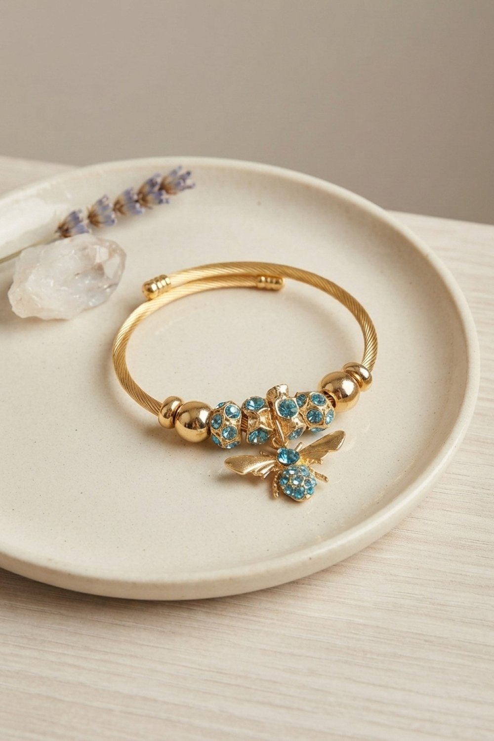 Mavi Arı Model Gold Renk Charm Bileklik