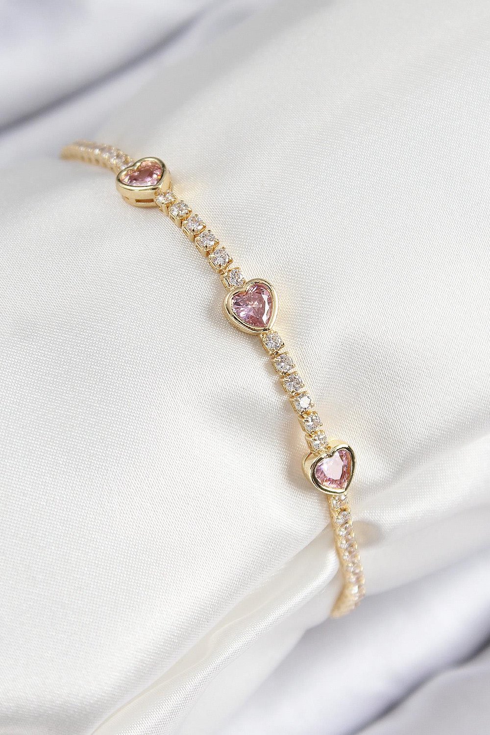 Pirinç Zirkon Taşlı Pembe Kalp Model Gold Renk Kadın Bileklik