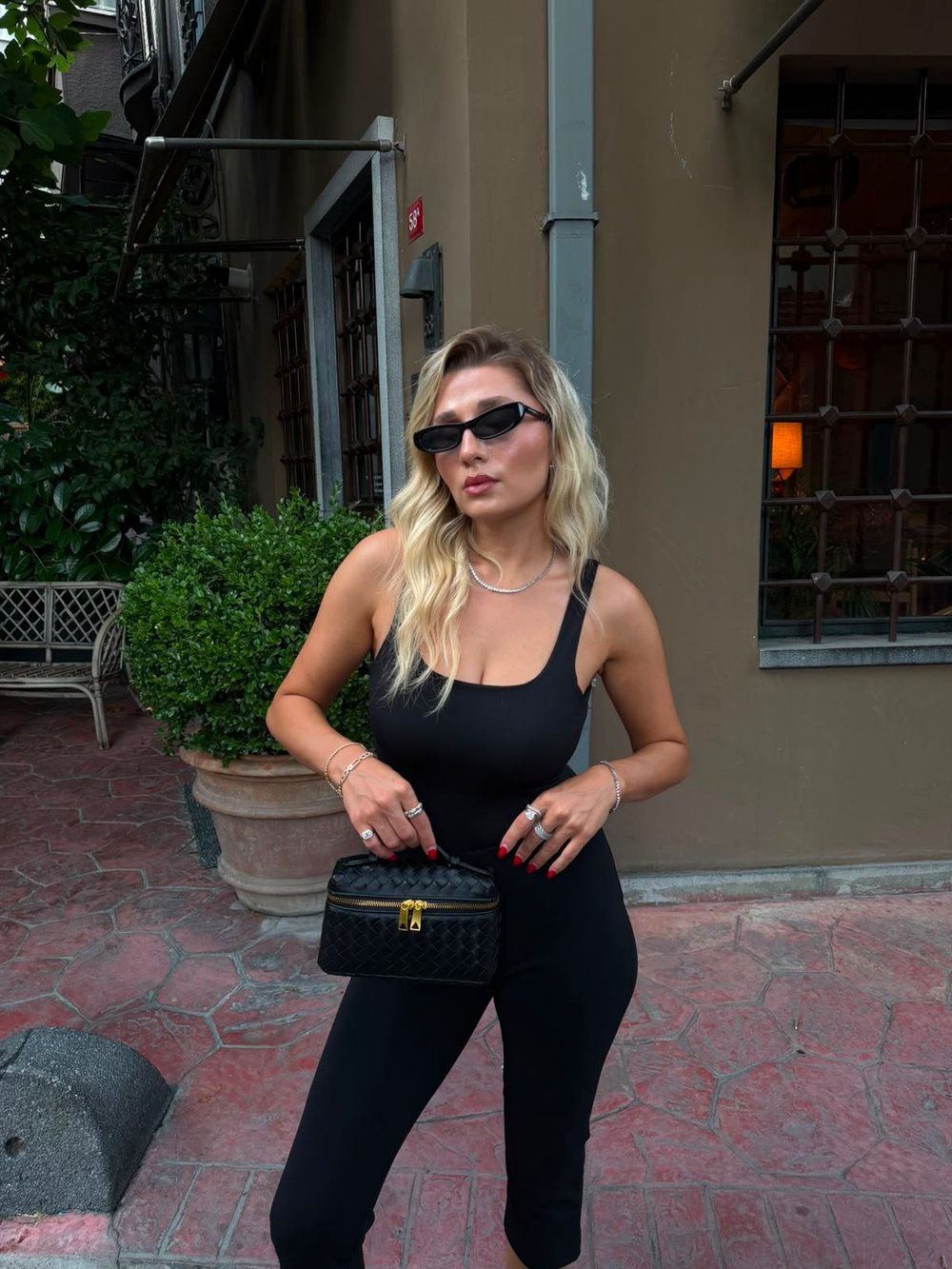Siyah Örgü Desen Ella Çapraz Askılı Çanta