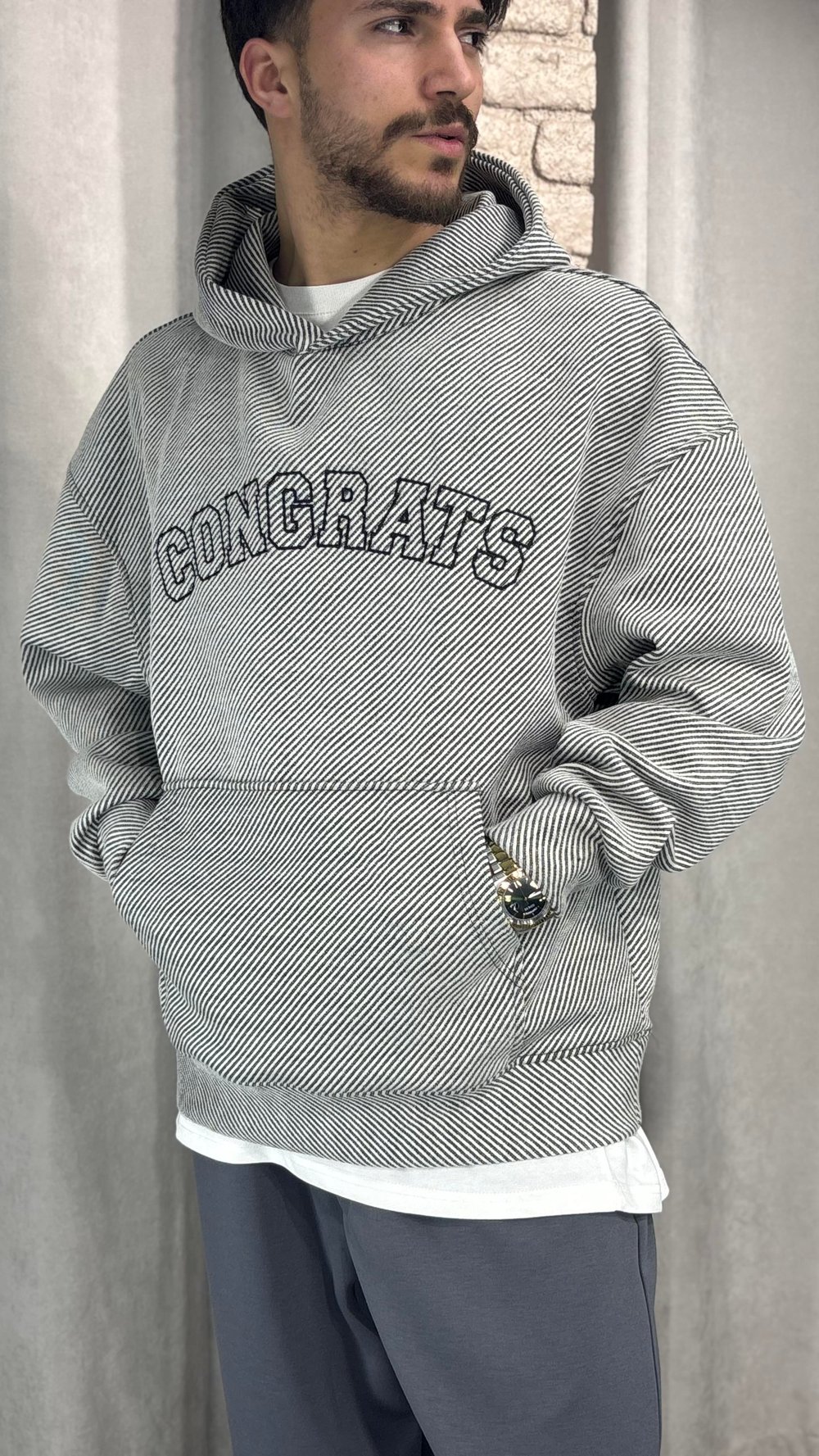 Kapüşonlu Nakış Detaylı Sweatshirt