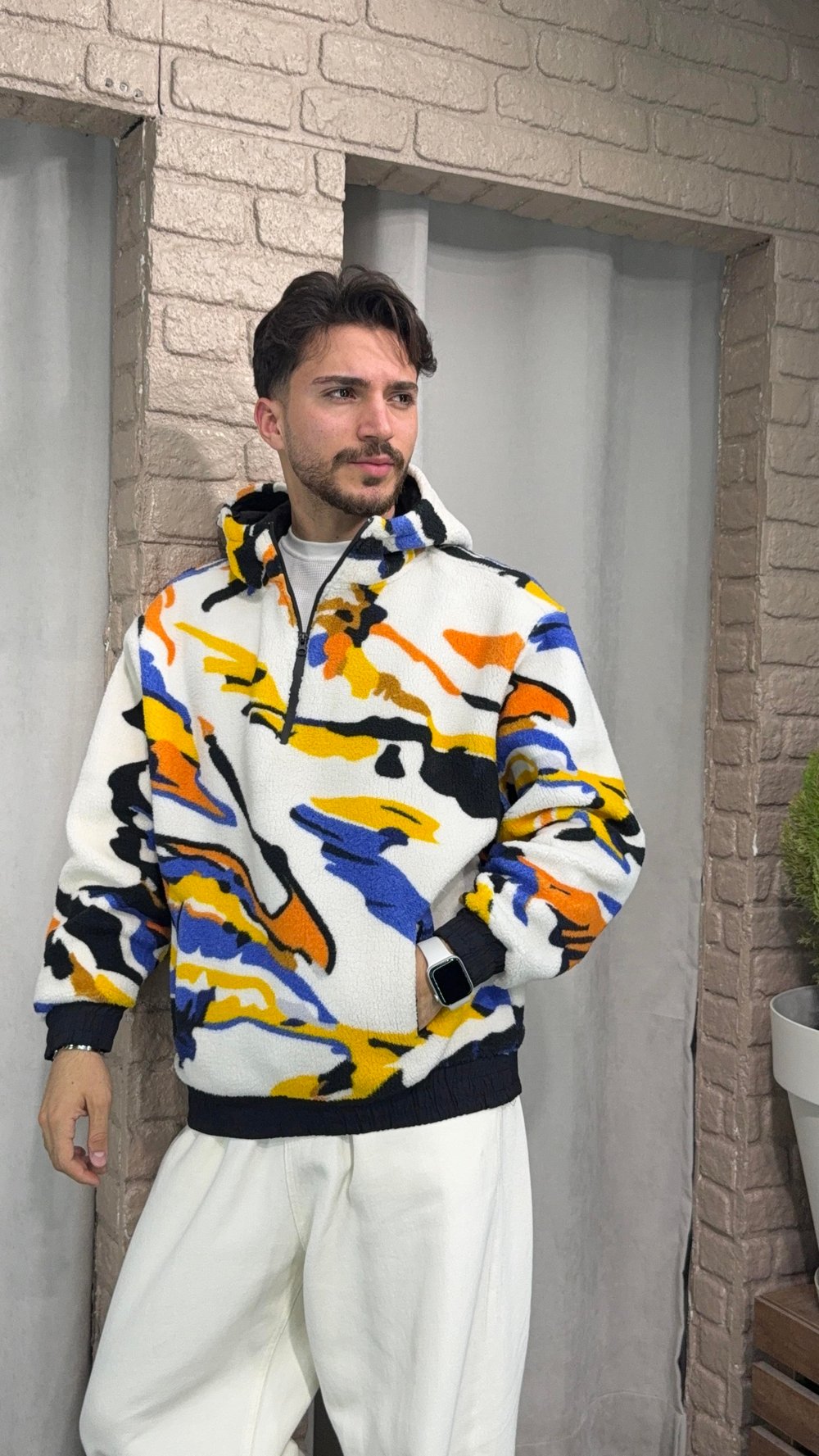 Kapüşonlu Renkli Peluş Sweatshirt