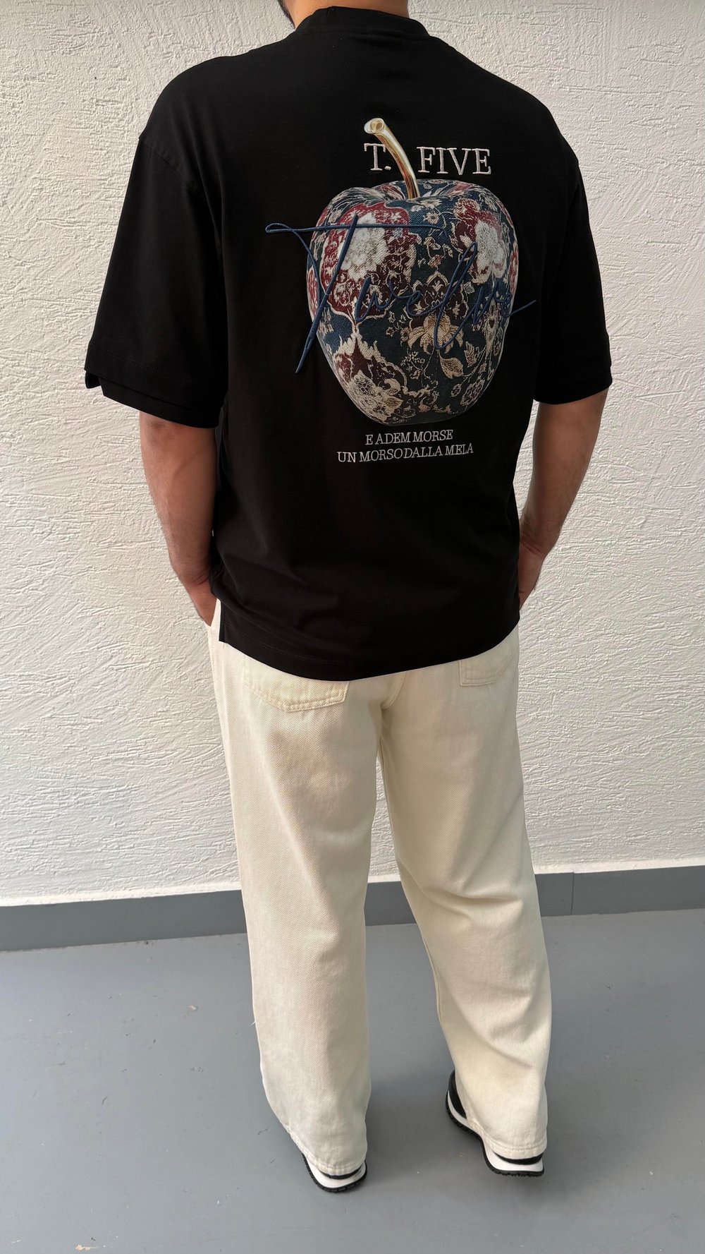 Oversize T-Shirt Baskı ve Nakış Detay